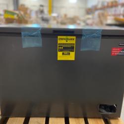 DALLAS LOCATION - Frigidaire 10 cu. ft. Freezer with Manual Defrost Chest Freezer Easy Drain in Black Garage Ready