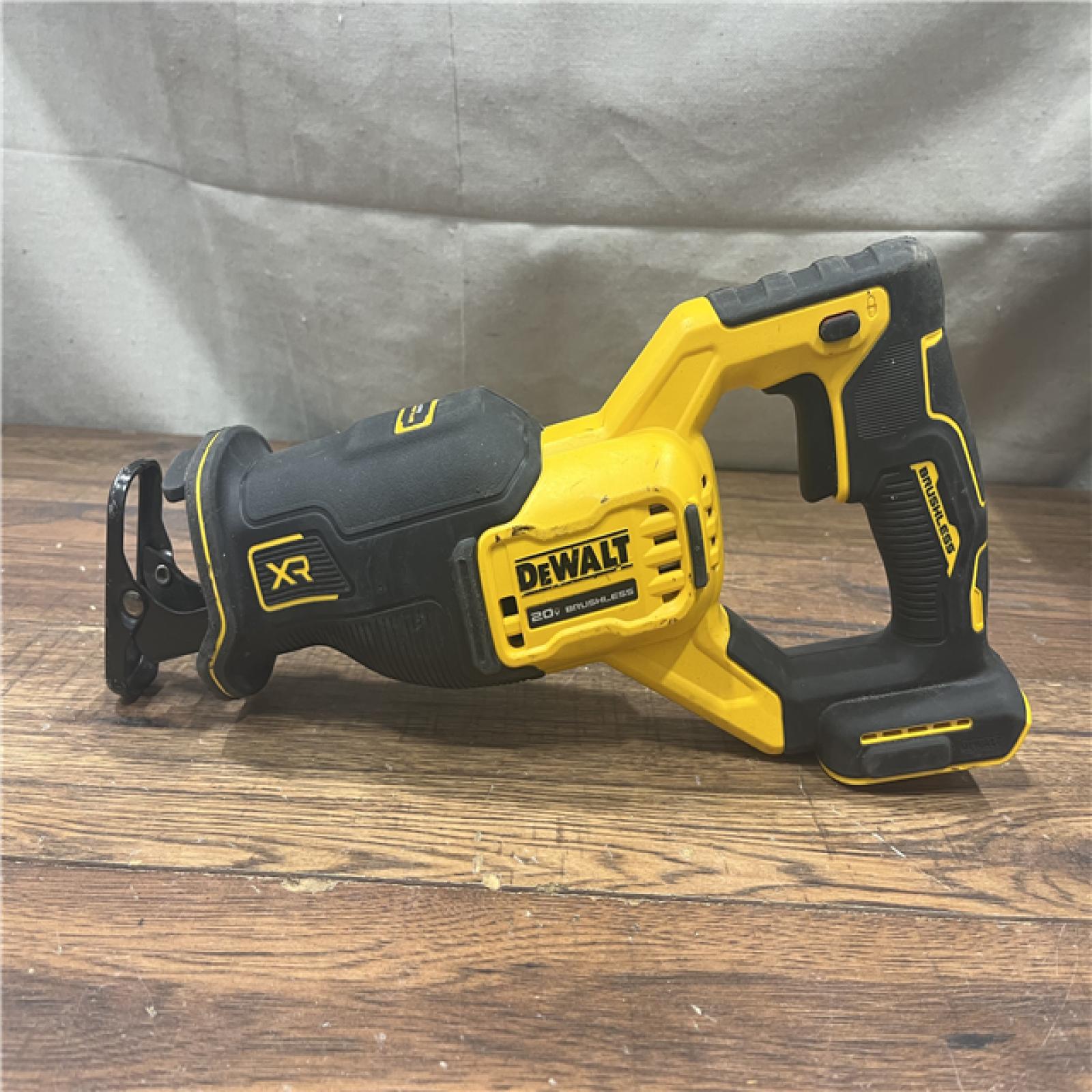 AS-IS 20-Volt XR Lithium-Ion 6-Tool Cordless Combo Kit with (2) 5.0 Ah Battery Packs and Charger