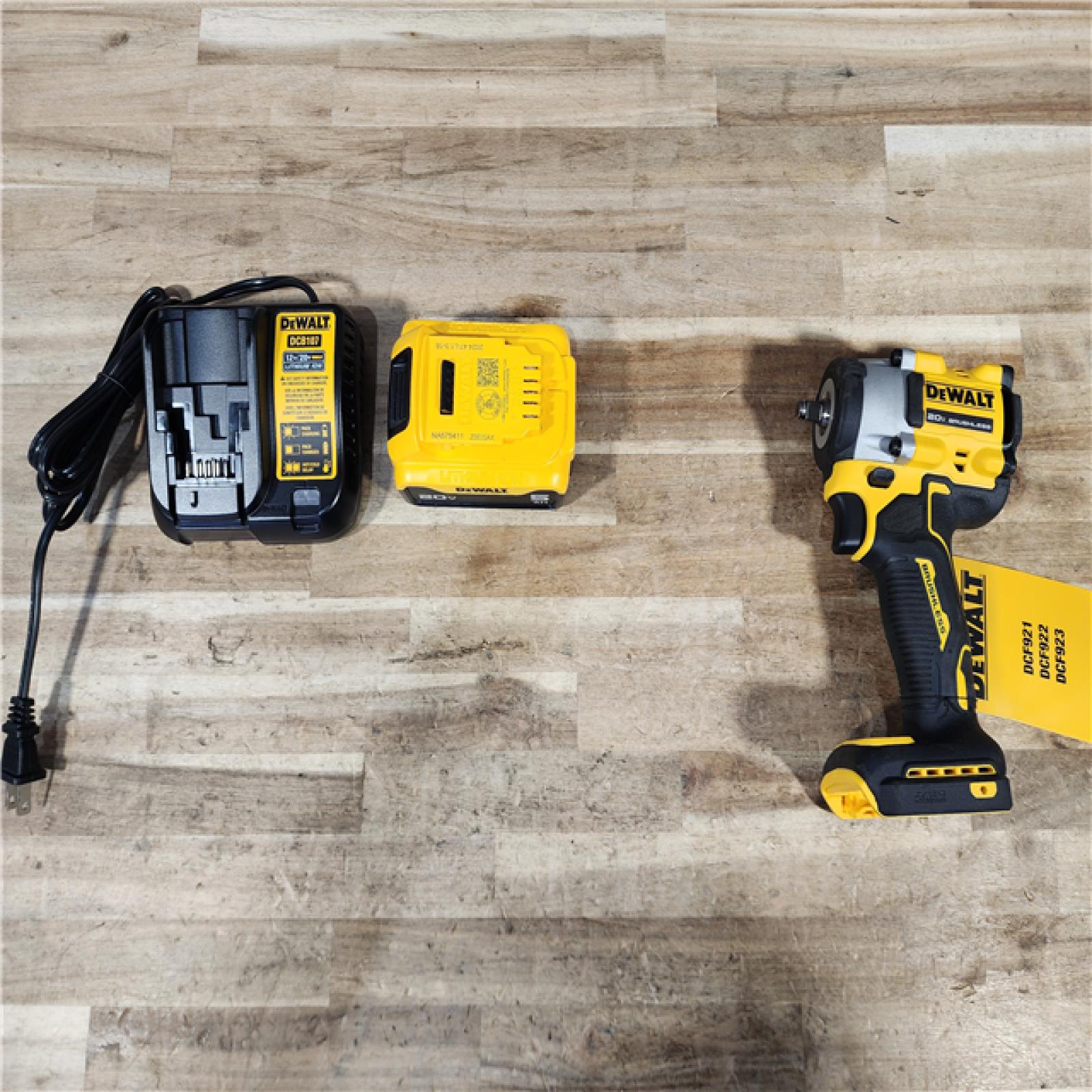 HOUSTON LOCATION - AS-IS DEWALT ATOMIC 20V MAX Cordless Brushless 3/8 in.Variable Speed Impact Wrench KIT W/ BATTERY & CHARGER