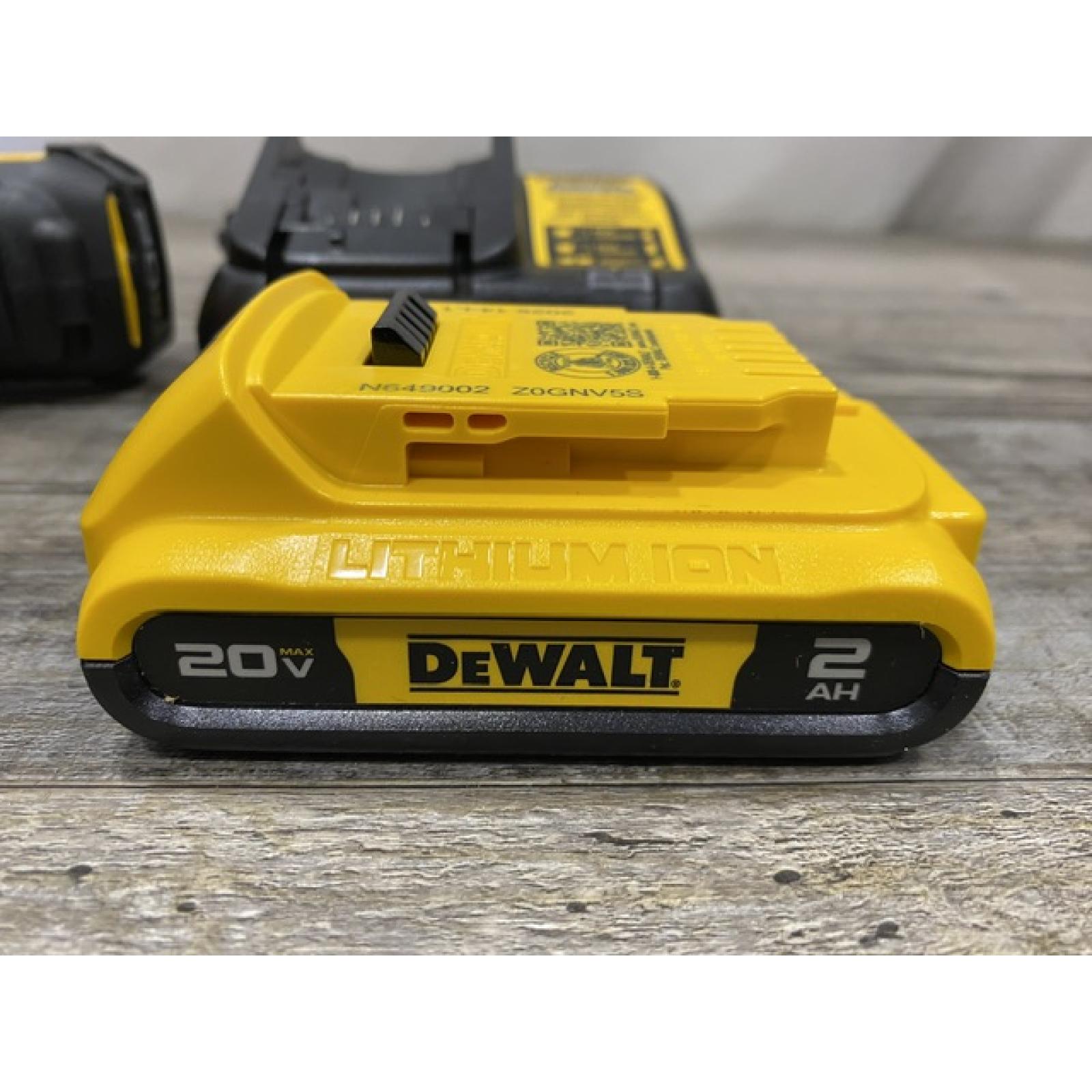 AS-IS DEWALT 20V MAX Cordless Battery Powered Pruner Kit