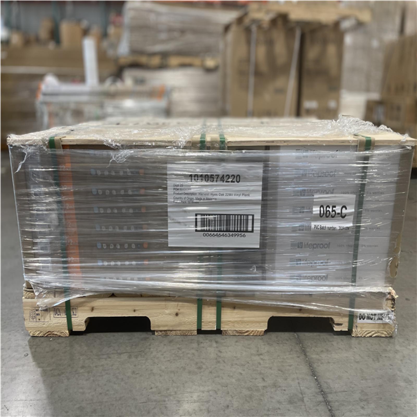 DALLAS LOCATION- AS-IS LIFEPROOF Harvest Hues Oak 22 MIL x 9 in. W x 48 in. L Click Lock Waterproof Flooring (18 sq. ft. /case) (32 UNITS)