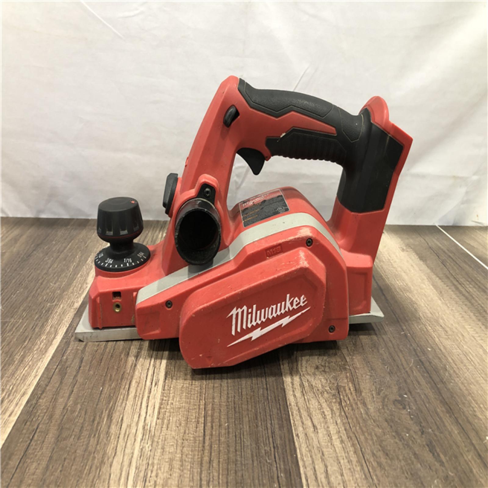 AS-IS Milwaukee 18V Lithium-Ion Cordless 3-1/4 in. Planer (Tool-Only)
