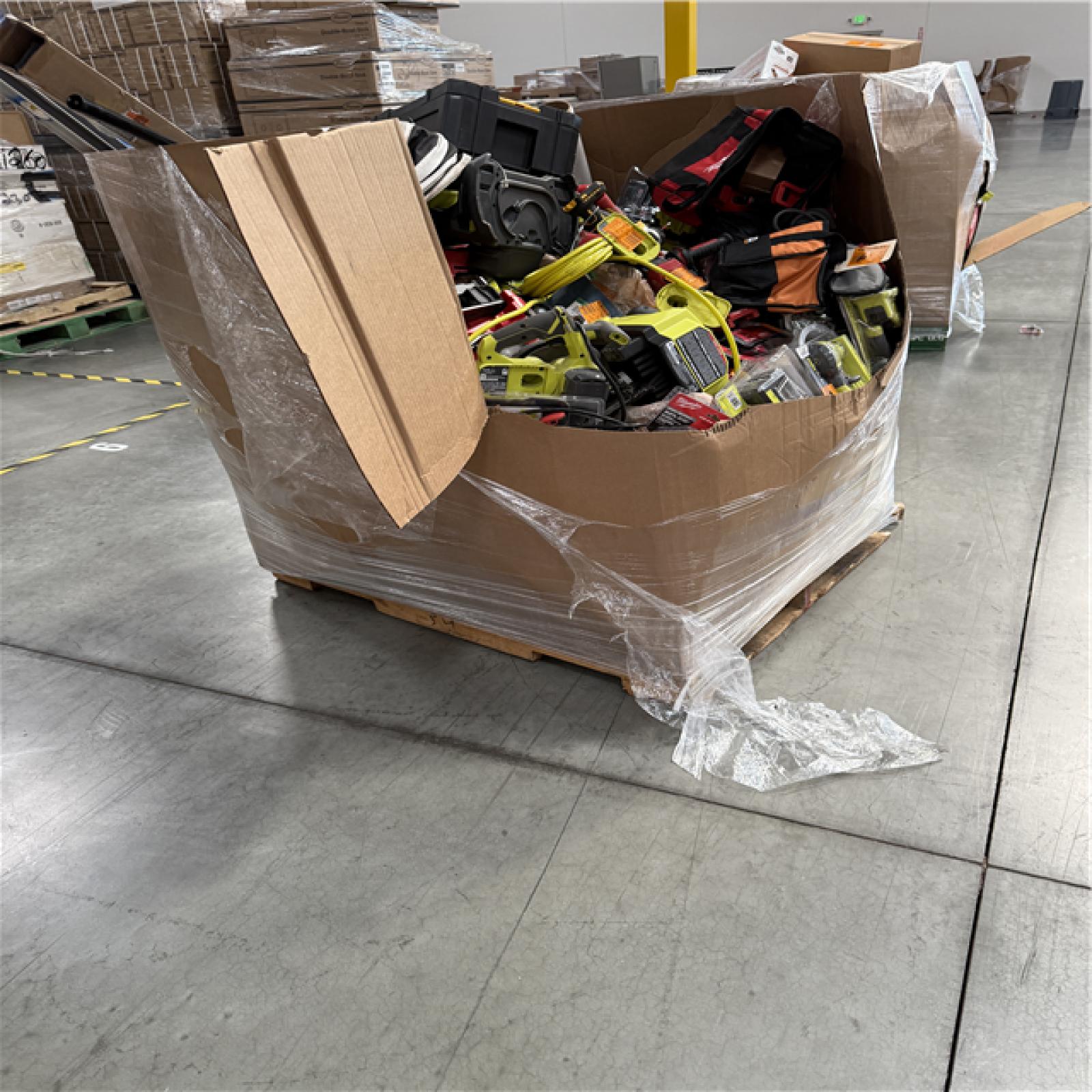 California AS-IS POWER TOOLS Partial Lot (3 Pallets) P-R058160
