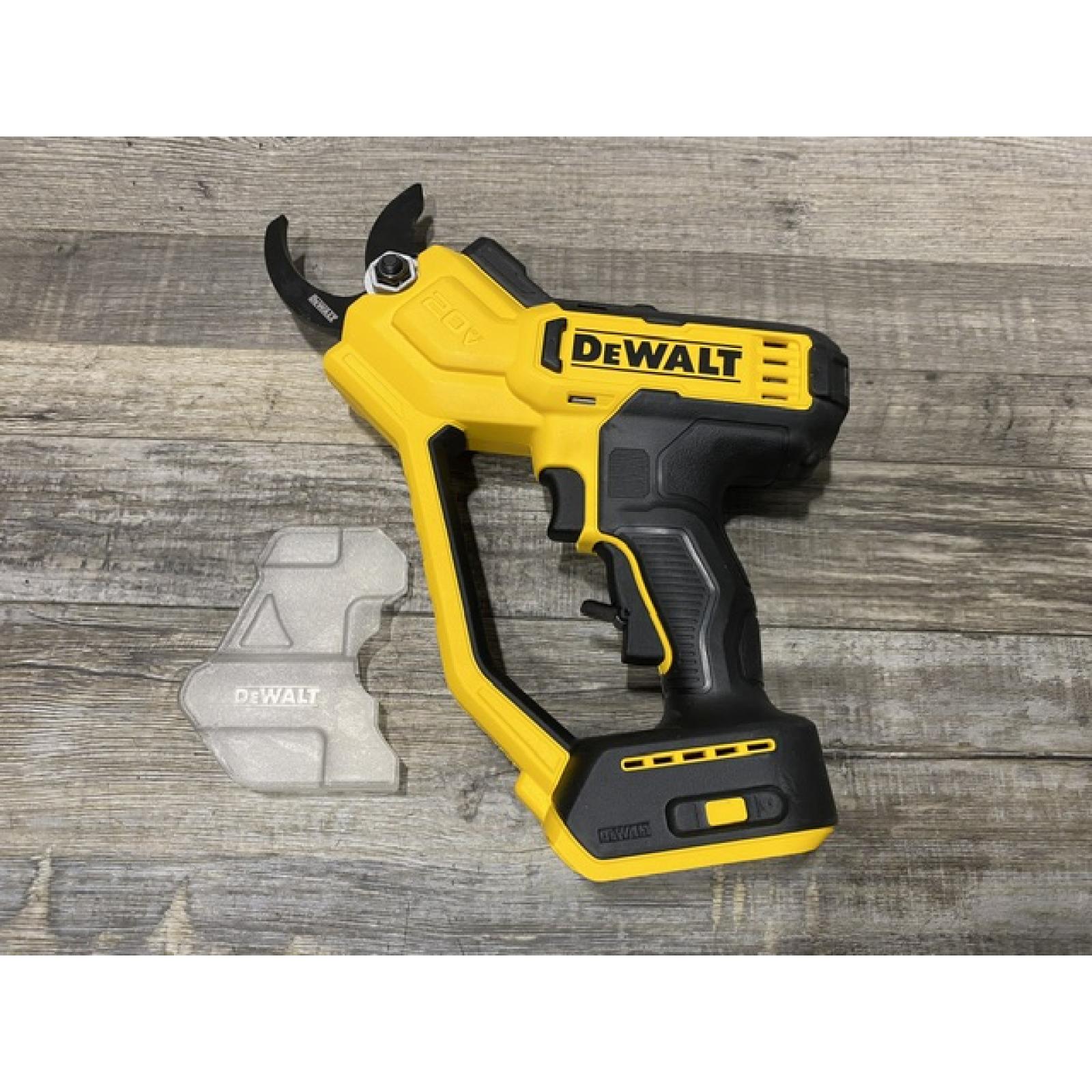 AS-IS DEWALT 20V MAX Cordless Battery Powered Pruner Kit