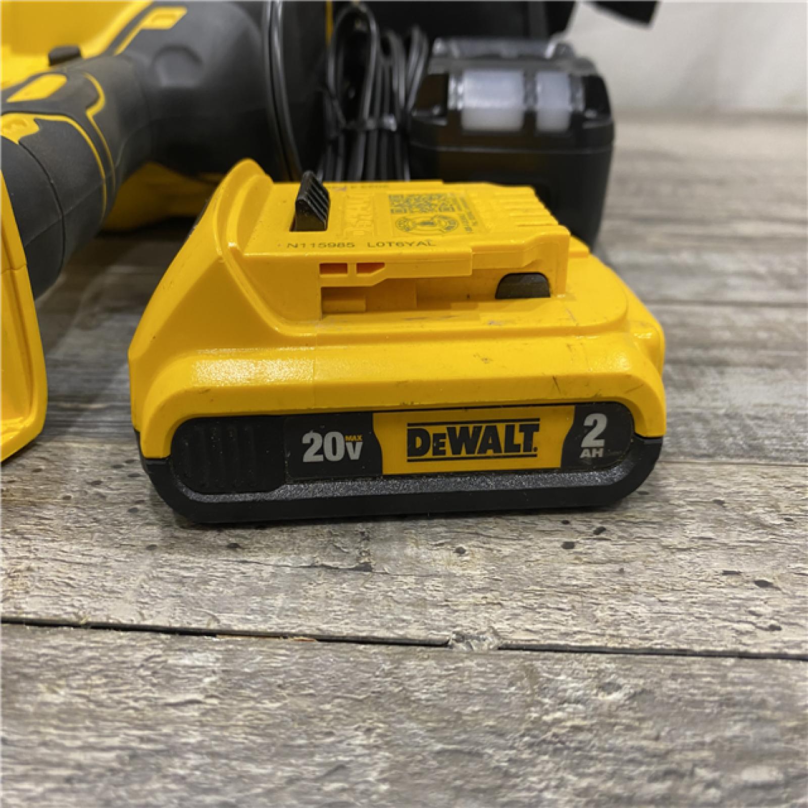 AS-IS DEWALT 20V MAX XR 16-Gauge Electric Cordless Angled Finishing Nailer Kit