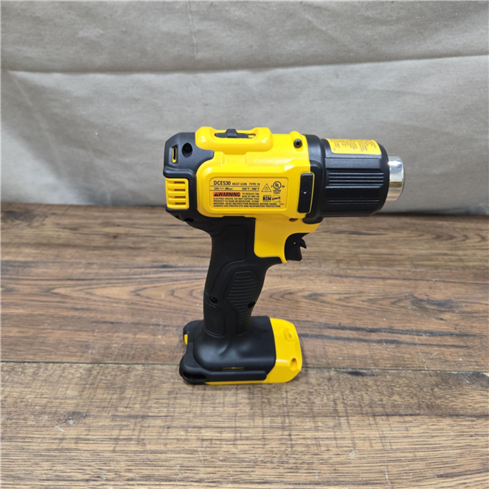 AS-IS DeWalt 20V MAX 20 V Cordless Heat Gun Accessory Kit