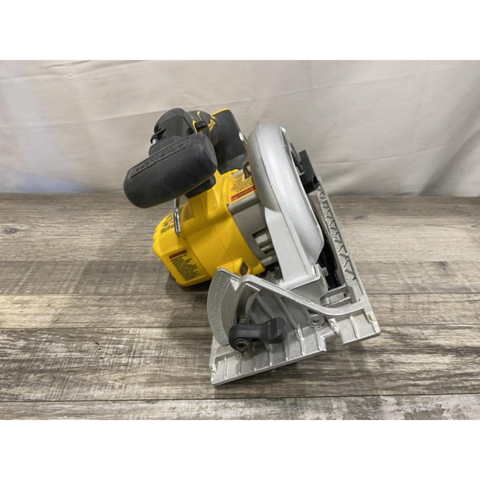AS-IS DEWALT 20V MAX Cordless Brushless 6-1/2 in. Sidewinder Style Circular Saw (Tool Only)