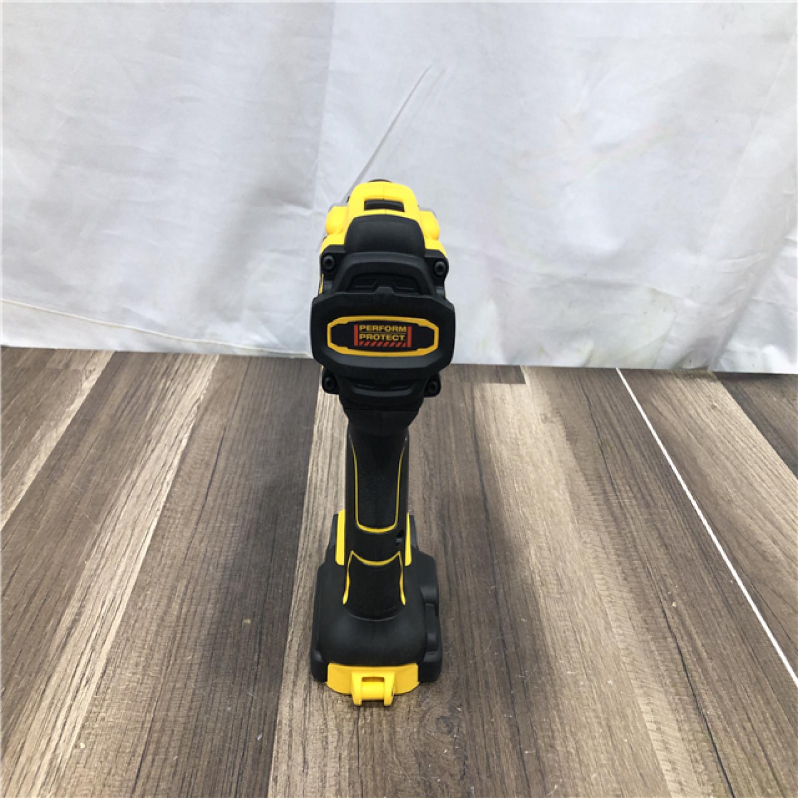 AS-IS DEWALT 20V XR Lithium-Ion Cordless Brushless 1/2 in. Drill/Driver Kit