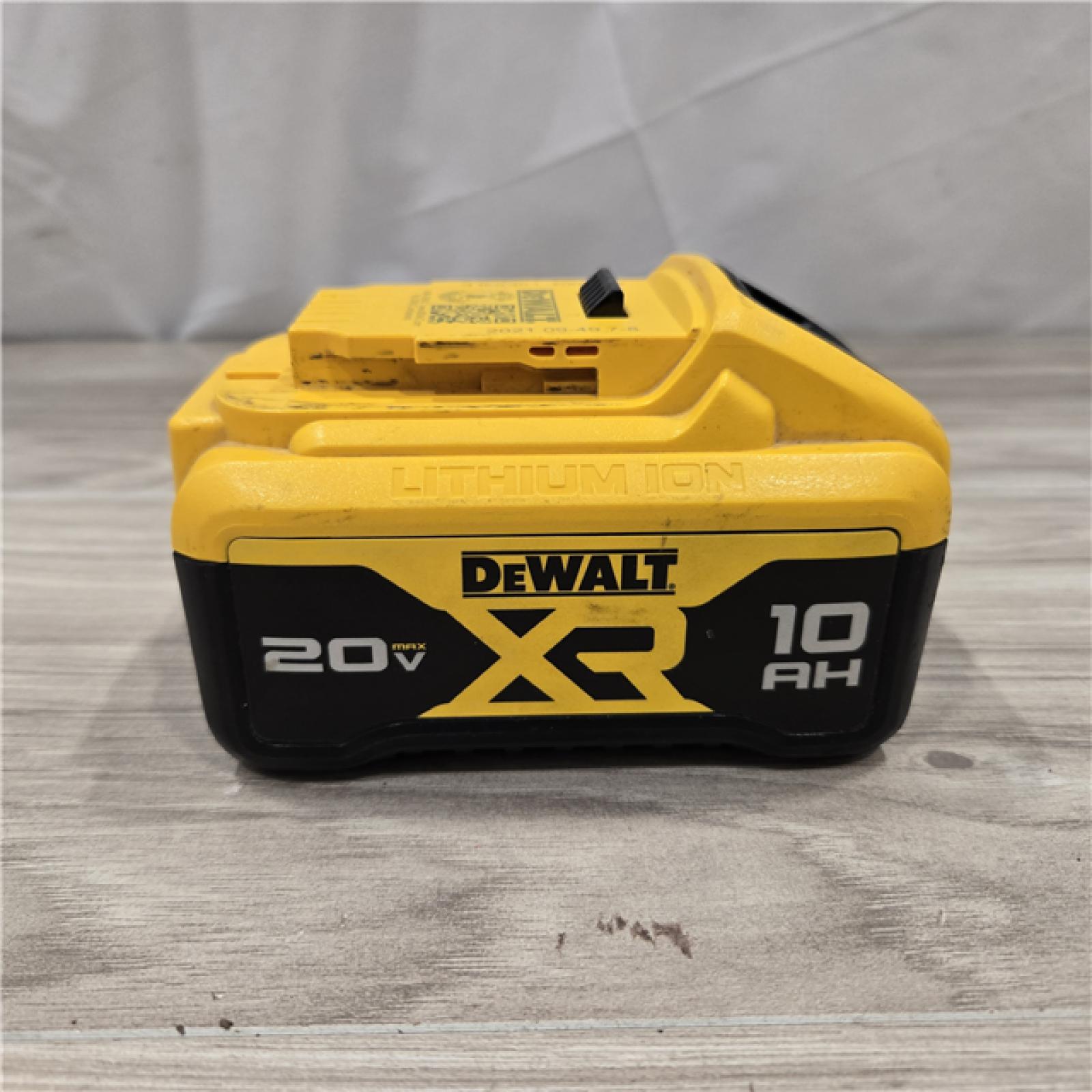 AS-IS DeWALT DCB210 20V MAX XR 10.0 AH Lithium-Ion Battery