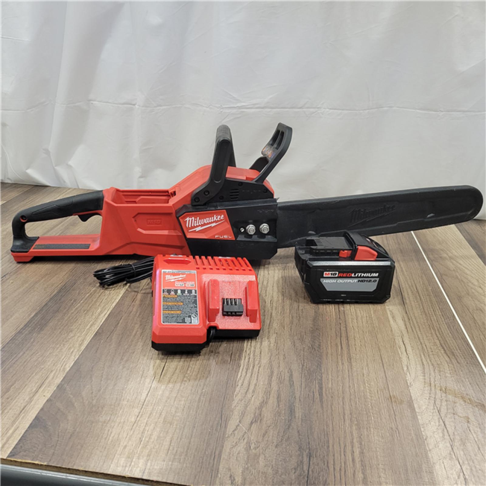AS-IS Milwaukee 2727-21HD 18V M18 FUEL Lithium-Ion 16 Brushless Cordless Chain Saw Kit 12.0 Ah
