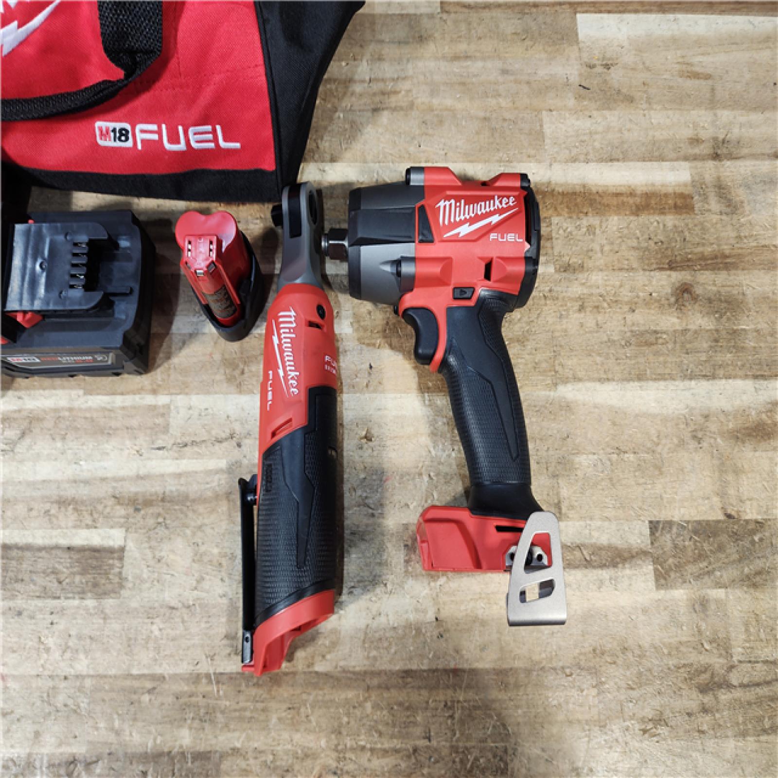HOUSTON LOCATION - AS - IS Milwaukee 2 Tool Combo Kit W/ (2) Battery & Charger