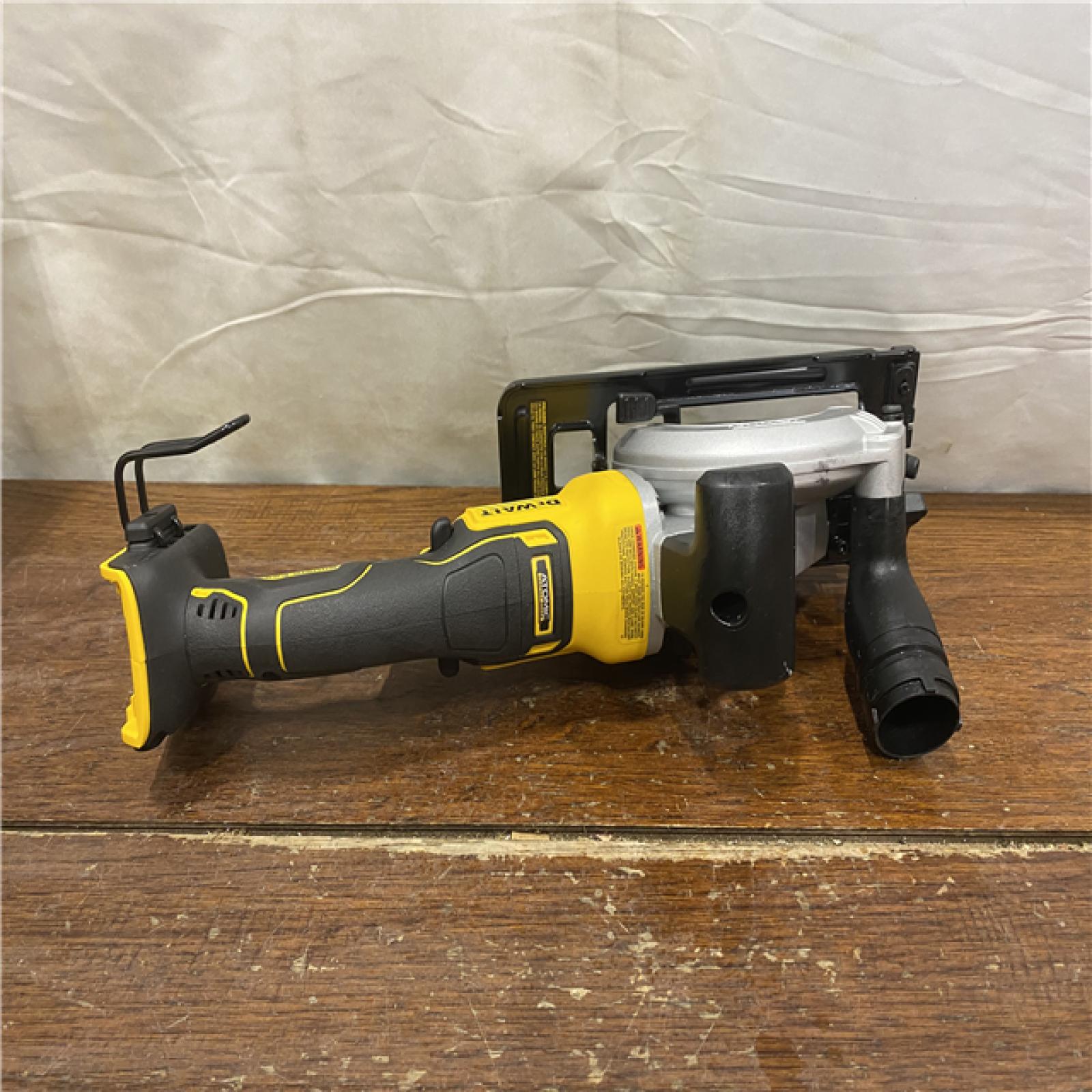 AS-IS DEWALT ATOMIC 20V MAX Cordless Brushless 4-1/2 in. Circular Saw (Tool Only)