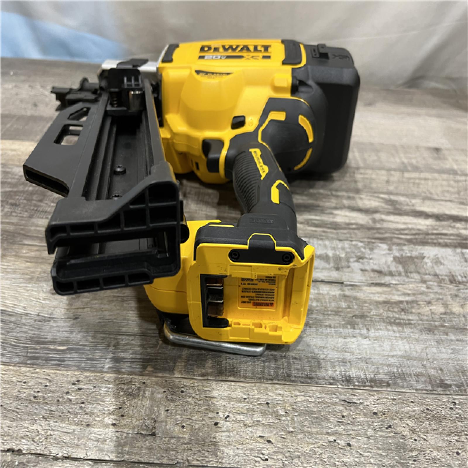 AS-IS DEWALT 20-Volt 21° Cordless Framing Nailer (Tool-Only)