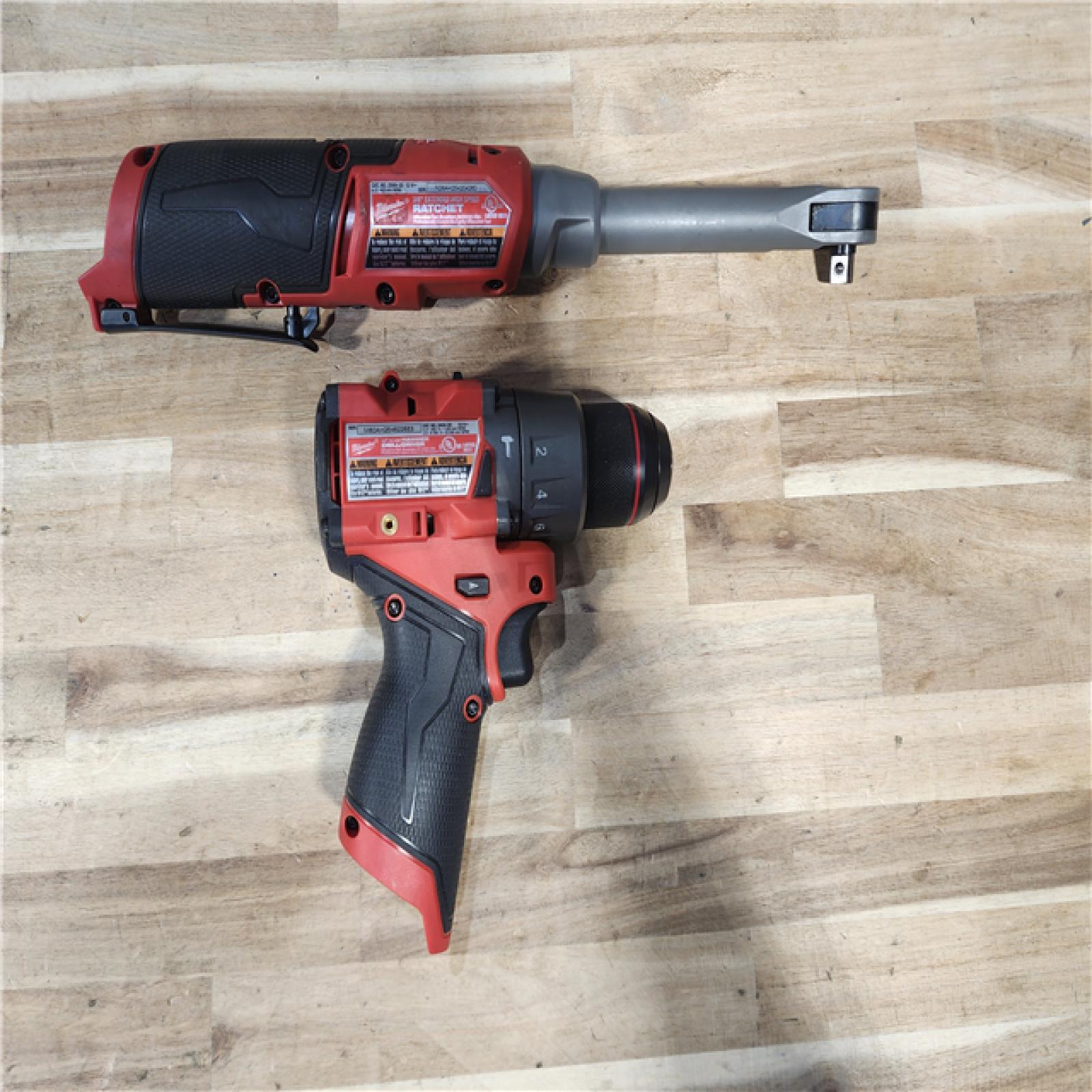 HOUSTON LOCATION - AS-IS MILWAUKEE 2 TOOL COMBO KIT W/ (2) BATTERY & CHARGER