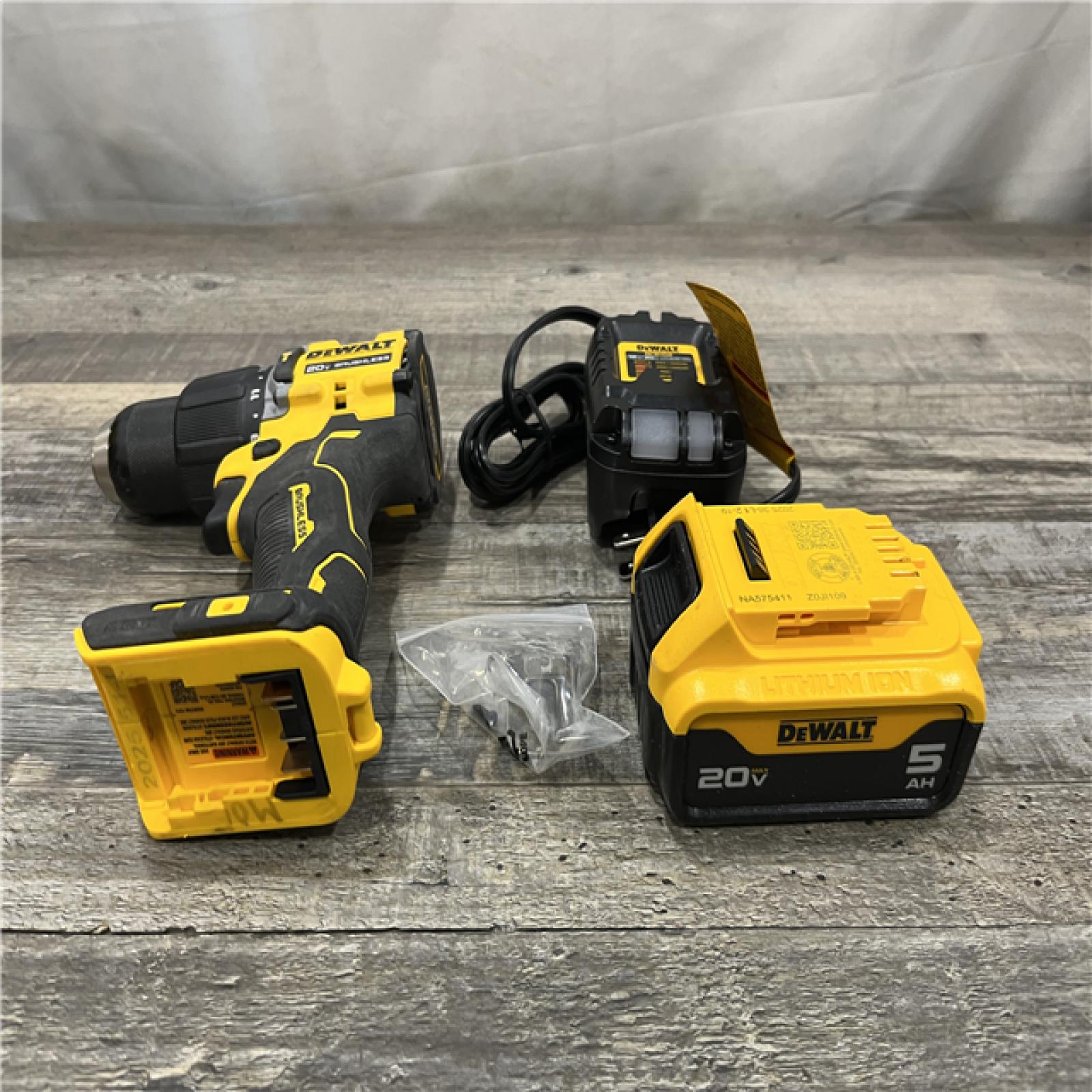 AS-IS DEWALT ATOMIC 20V Lithium-Ion Cordless 1/2 in. Hammer Drill Kit