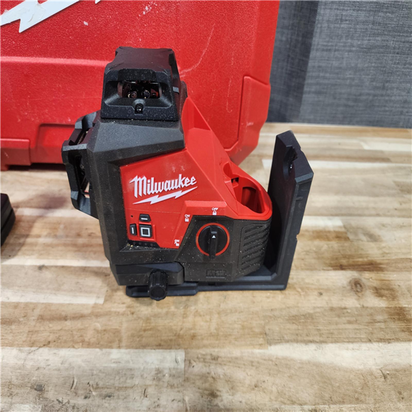 HOUSTON LOCATION - AS-IS Milwaukee 12-Volt Lithium-Ion Cordless Green 250 ft. 3-Plane Laser Level Kit