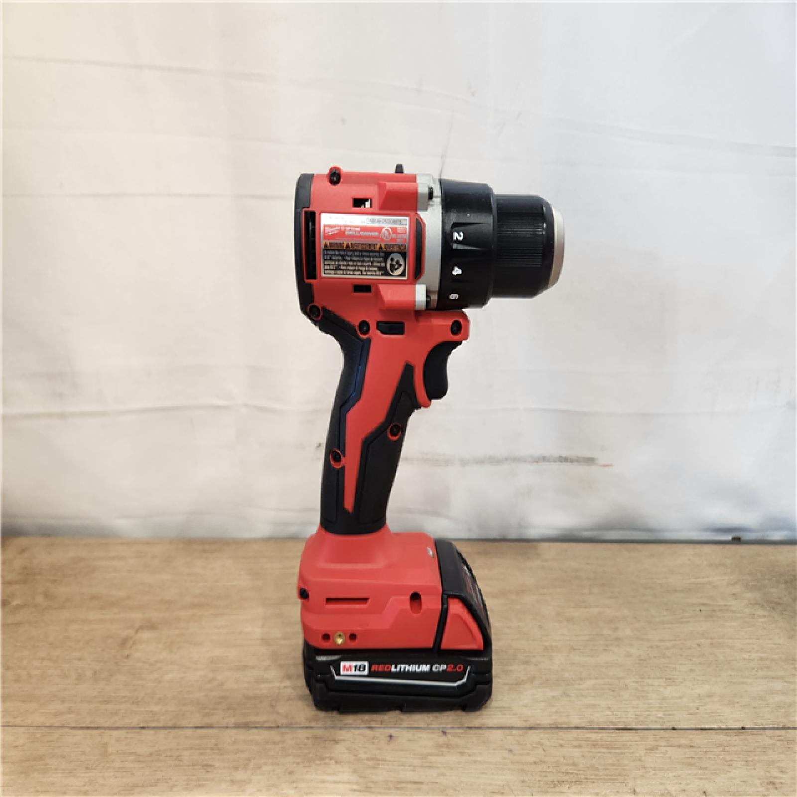 AS-IS- Milwaukee 18V Lithium-Ion Brushless Cordless 1/2 in. Compact Drill/Driver Kit