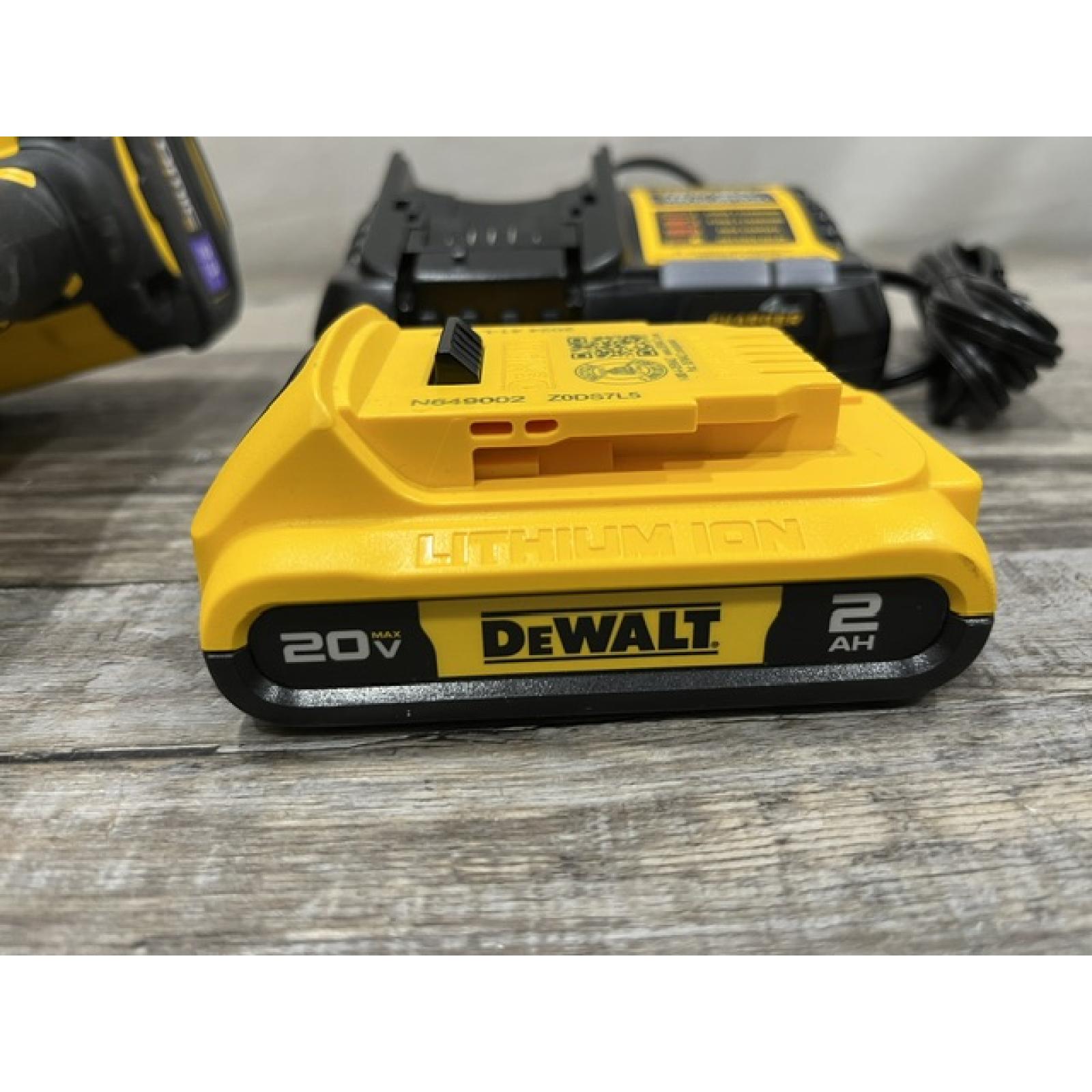 AS-IS DEWALT ATOMIC 20V MAX Lithium Ion Cordless 23 Gauge Pin Nailer Kit