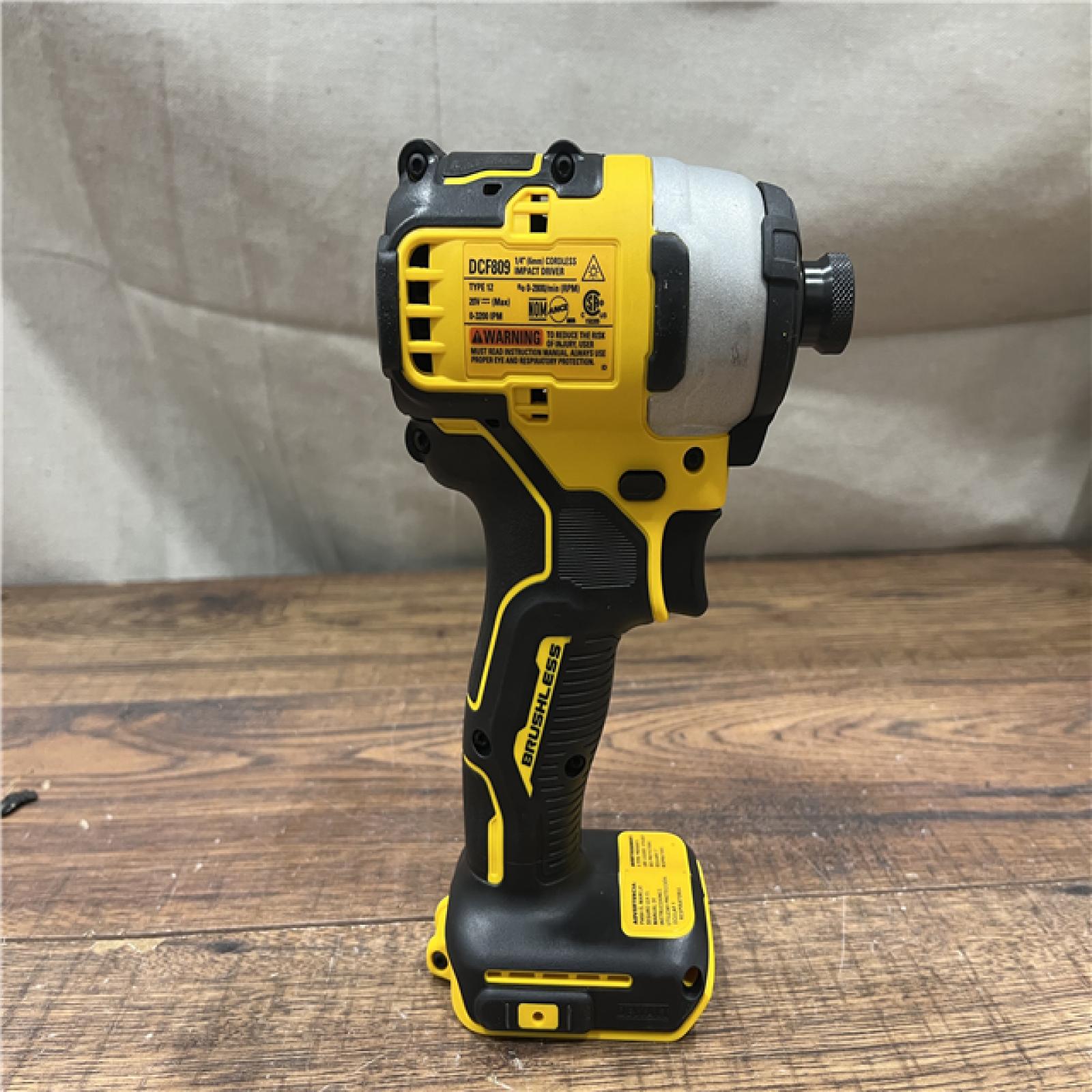 AS-IS DEWALT ATOMIC 20V MAX* Brushless Cordless Compact 1/4 in. Impact Driver Kit