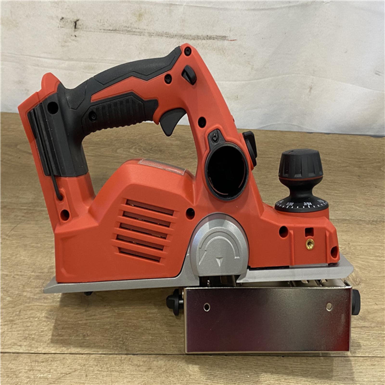AS-IS Milwaukee 18V Lithium-Ion Cordless 3-1/4 in. Planer (Tool-Only)