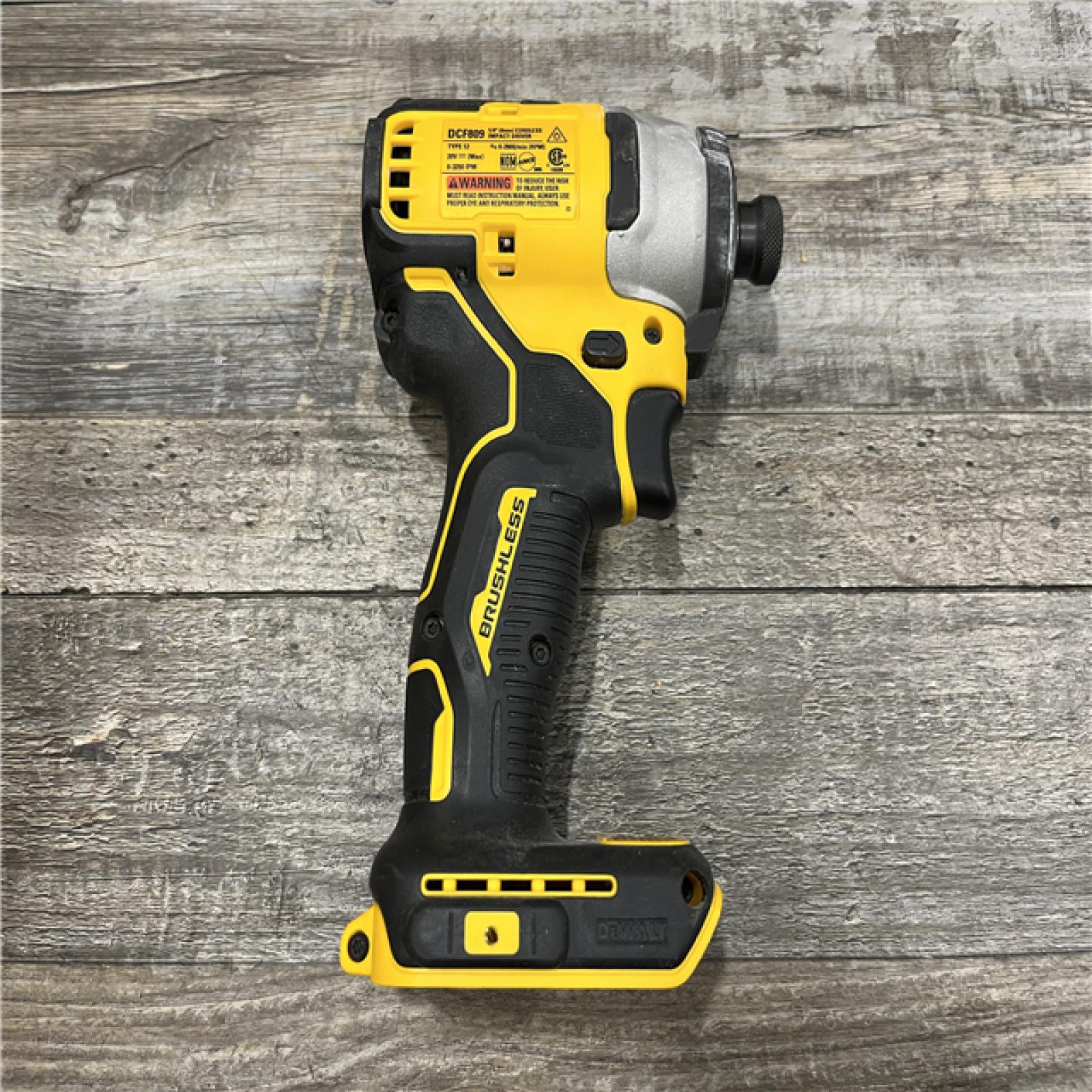 AS-IS DEWALT Atomic 20V Max Lithium-Ion Brushless Cordless Compact 1/4 in. Impact Driver Kit