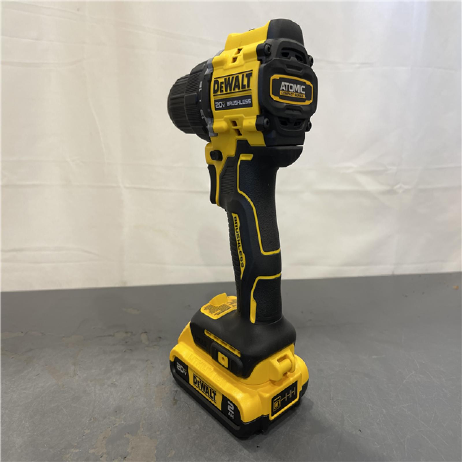 AS-IS - DEWALT ATOMIC COMPACT SERIES 20V MAX* Brushless Cordless 1/2 Drill/Driver Kit