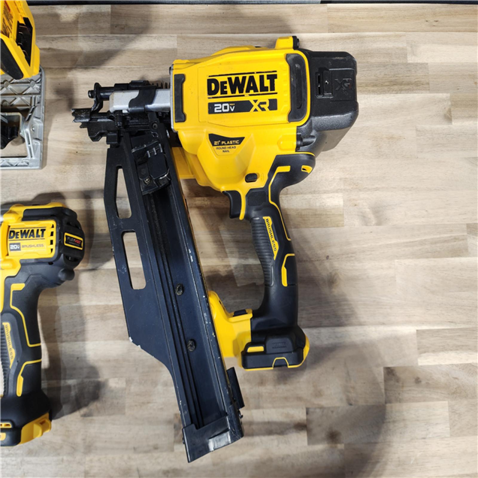HOUSTON LOCATION - AS-IS DEWALT 4 TOOL COMBO