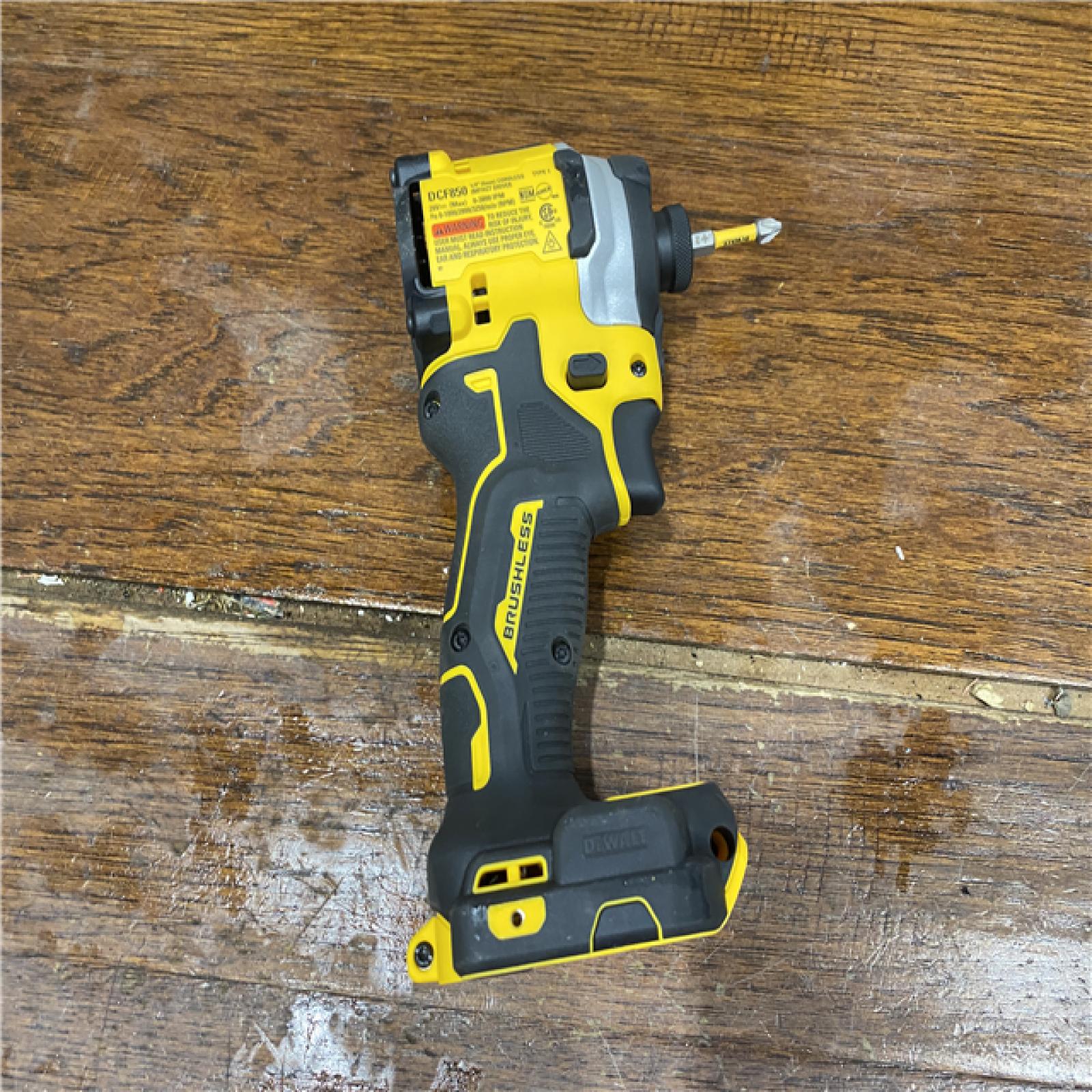 AS-IS DEWALT ATOMIC 20V MAX Lithium-Ion Cordless 1/4 in. Brushless Impact Driver Kit, 5 Ah Battery, Charger, and Bag