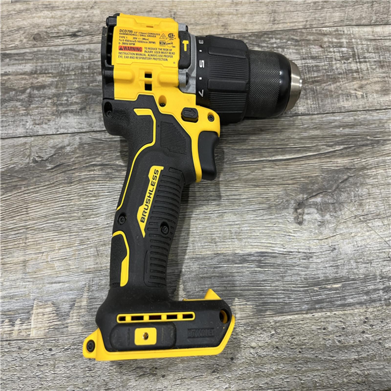 AS-IS DEWALT ATOMIC 20V Lithium-Ion Cordless 1/2 in. Hammer Drill Kit