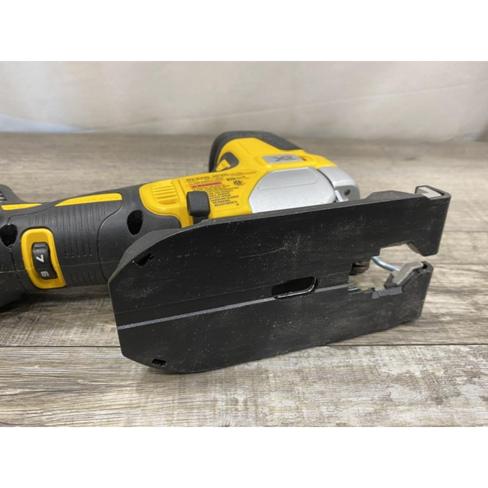 AS-IS DEWALT 20V MAX XR Cordless Barrel Grip Jigsaw (Tool Only)