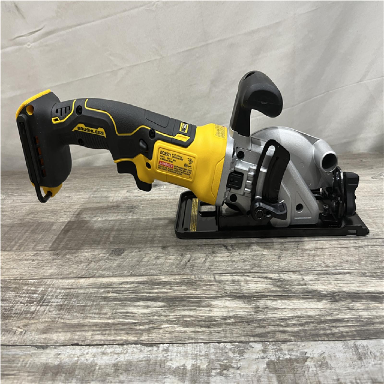 AS-IS DEWALT ATOMIC 20V MAX Cordless Brushless 4-1/2 in. Circular Saw (Tool Only)
