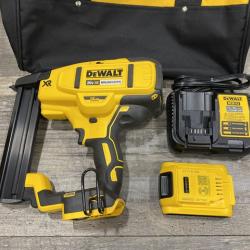 AS-IS DEWALT 20V MAX XR Lithium-Ion Cordless 18-Gauge Narrow Crown Stapler Kit