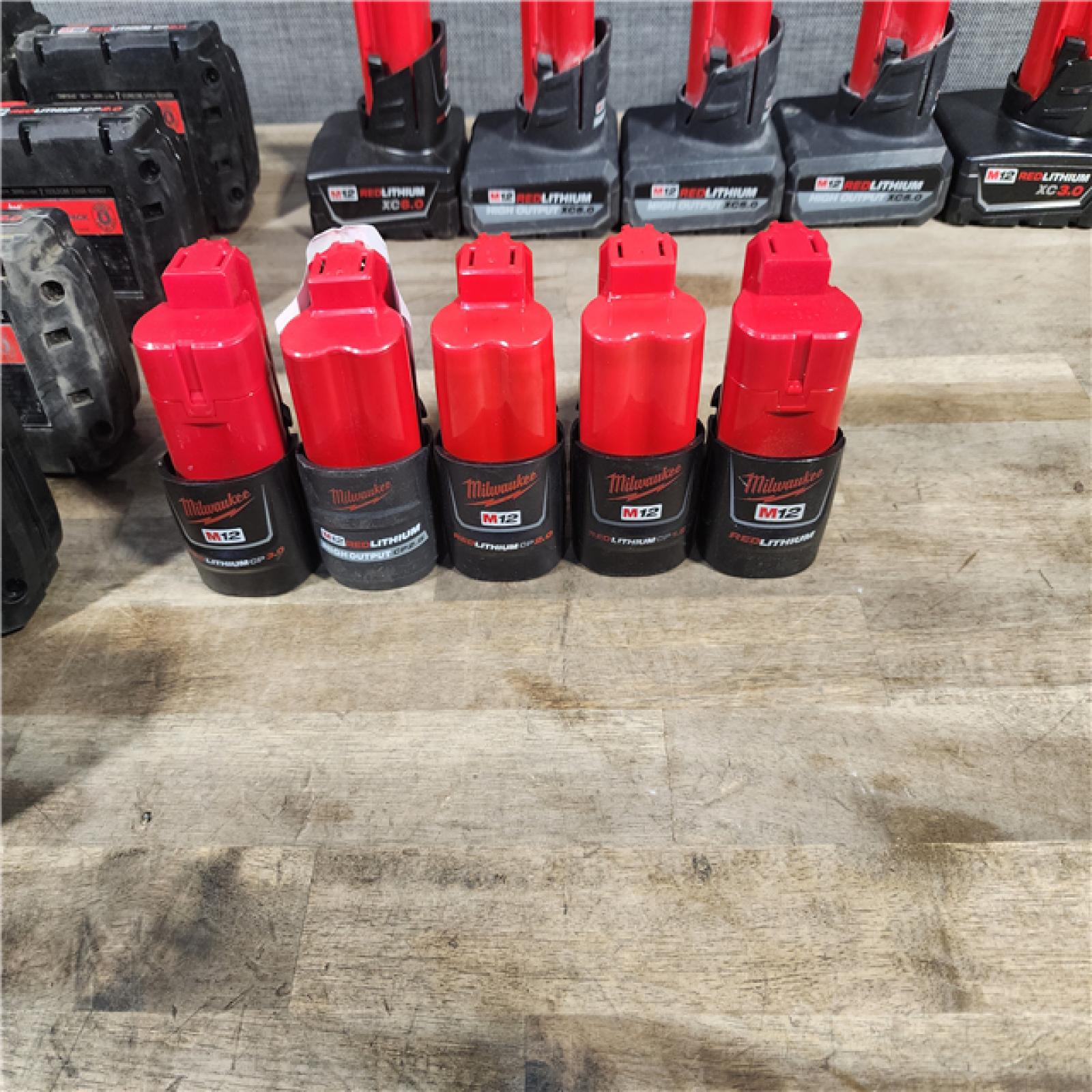 HOUSTON LOCATION - AS-IS MILWAUKEE BATTERY PACK QTY - 20