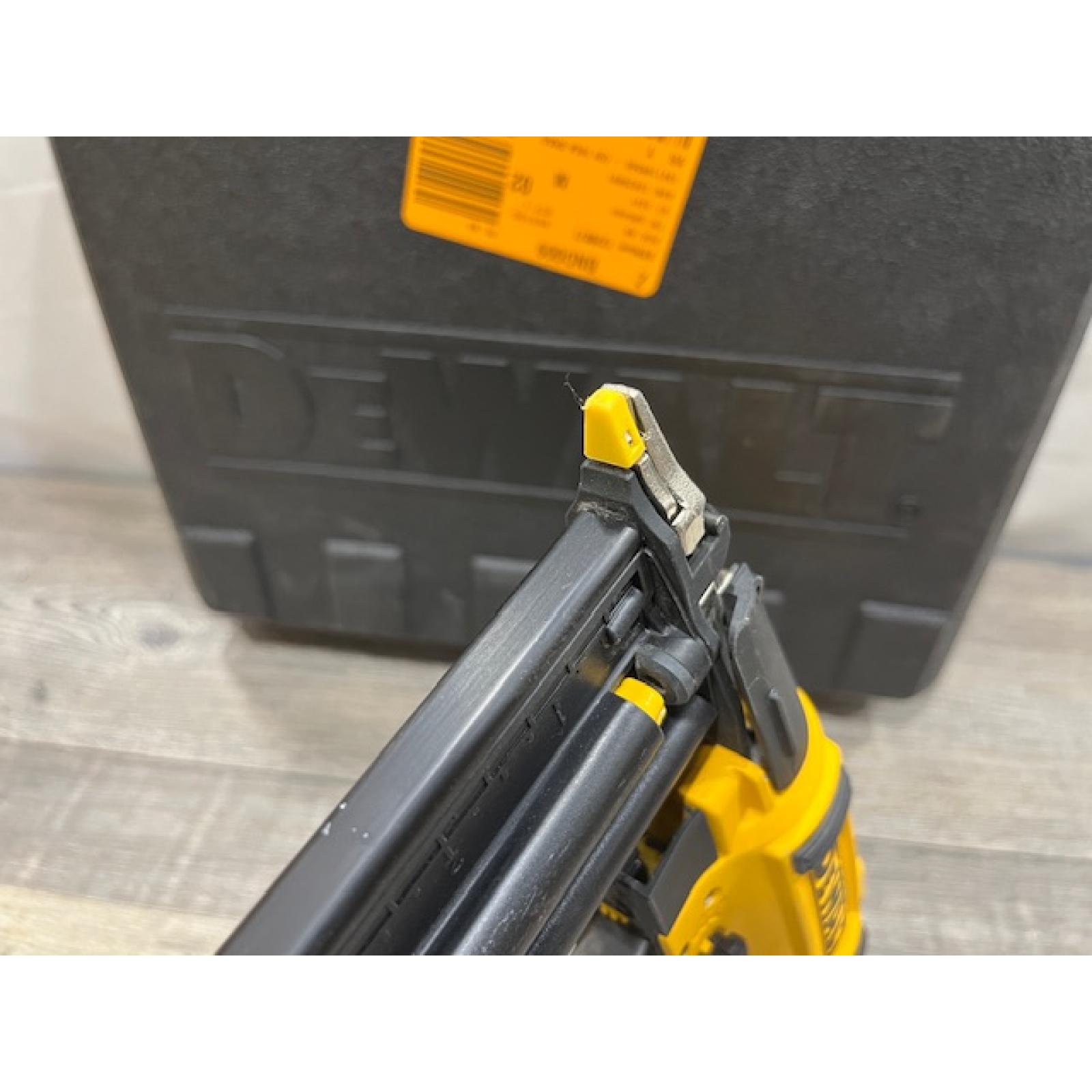 AS-IS DEWALT 18-Gauge Pneumatic Brad Nailer