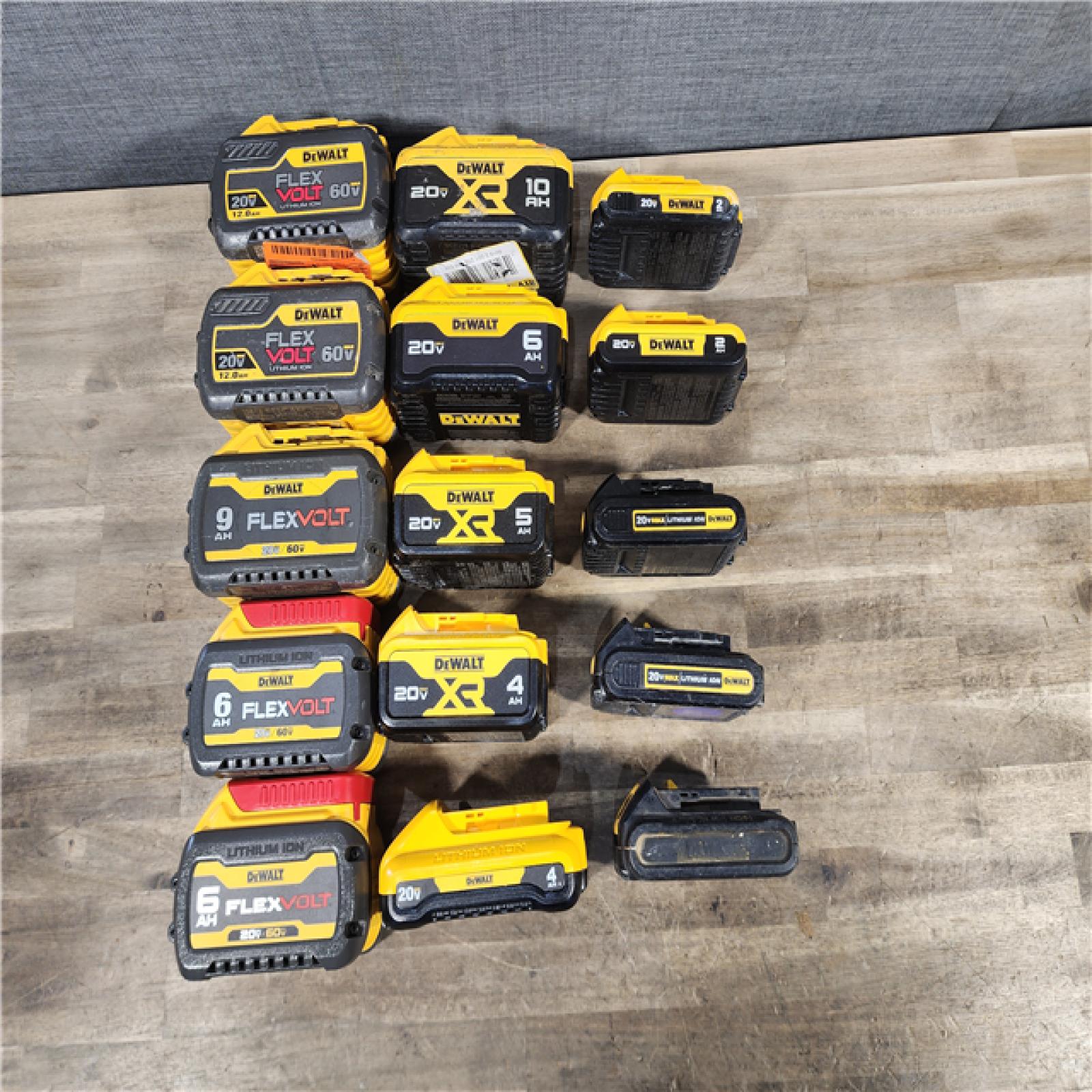 HOUSTON LOCATION - AS-IS DEWALT BATTERY PACK QTY - 15