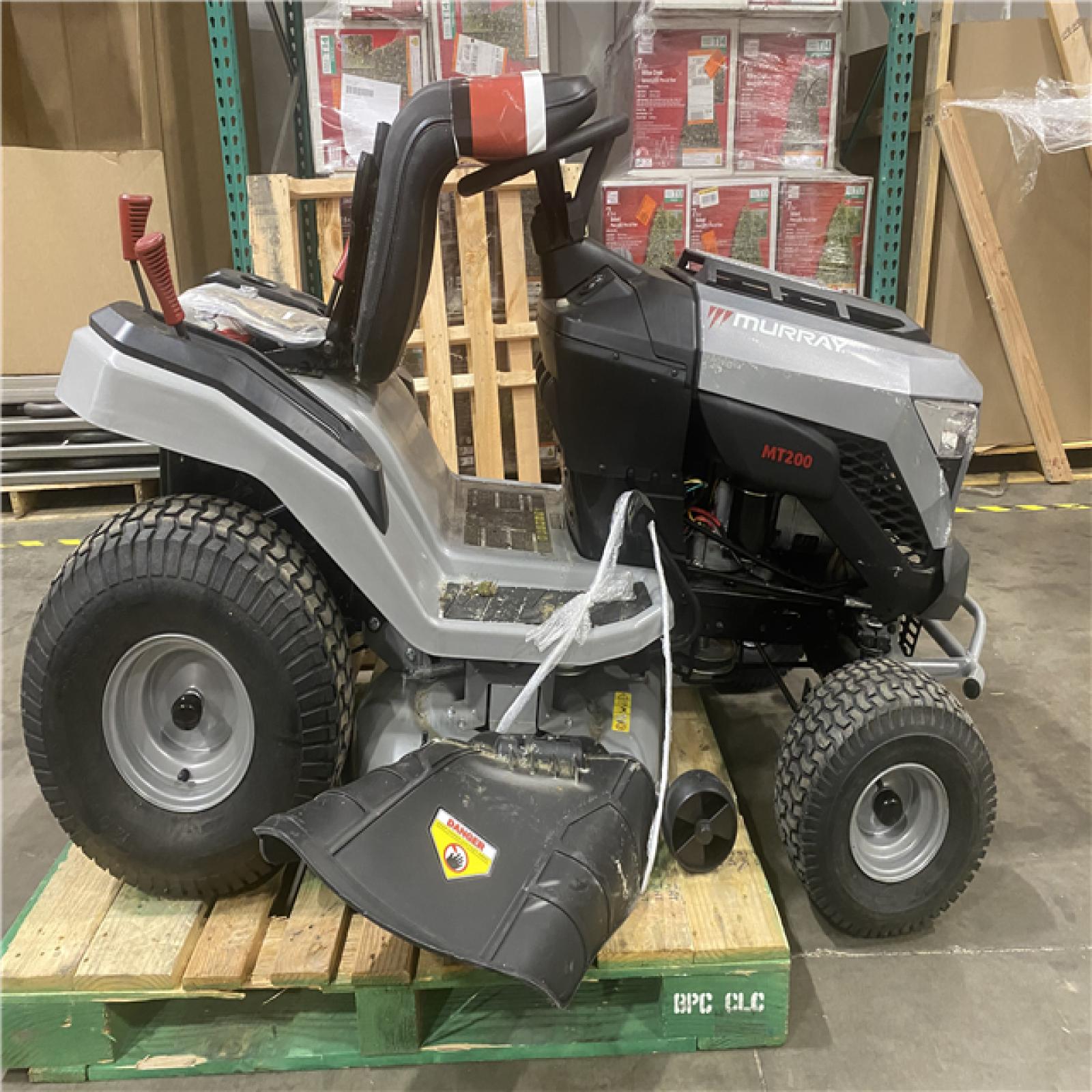 Dallas Location - As-Is Murray MT200 42 in. 19.0 HP 540cc Gas Riding Lawn Tractor Mower