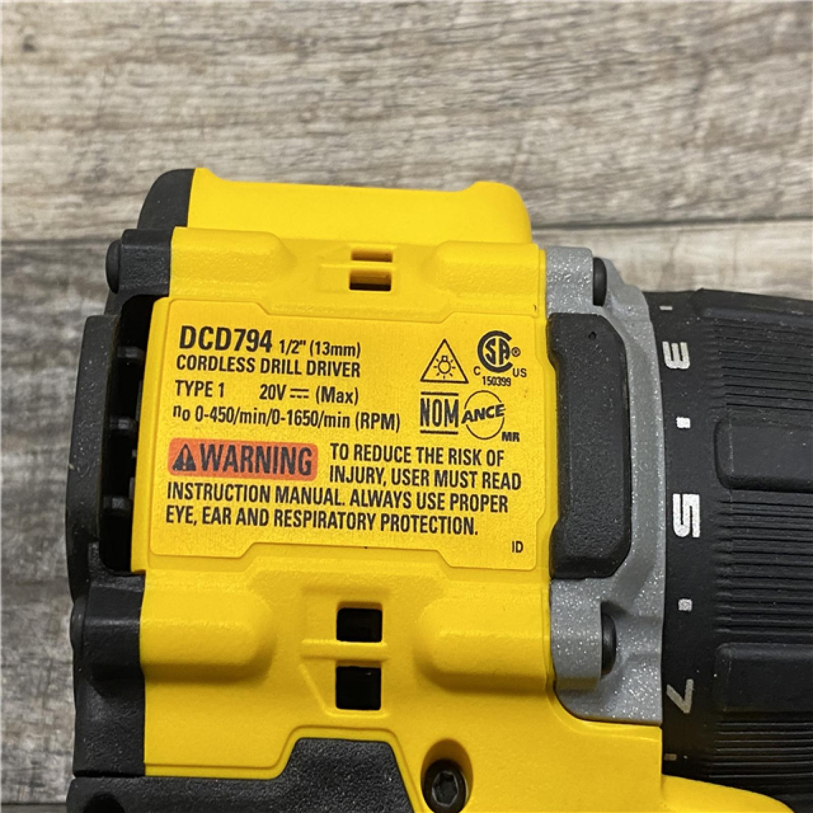 AS-IS DEWALT Atomic 20V Lithium-Ion Cordless Compact 1/2 in. Drill/Driver Kit