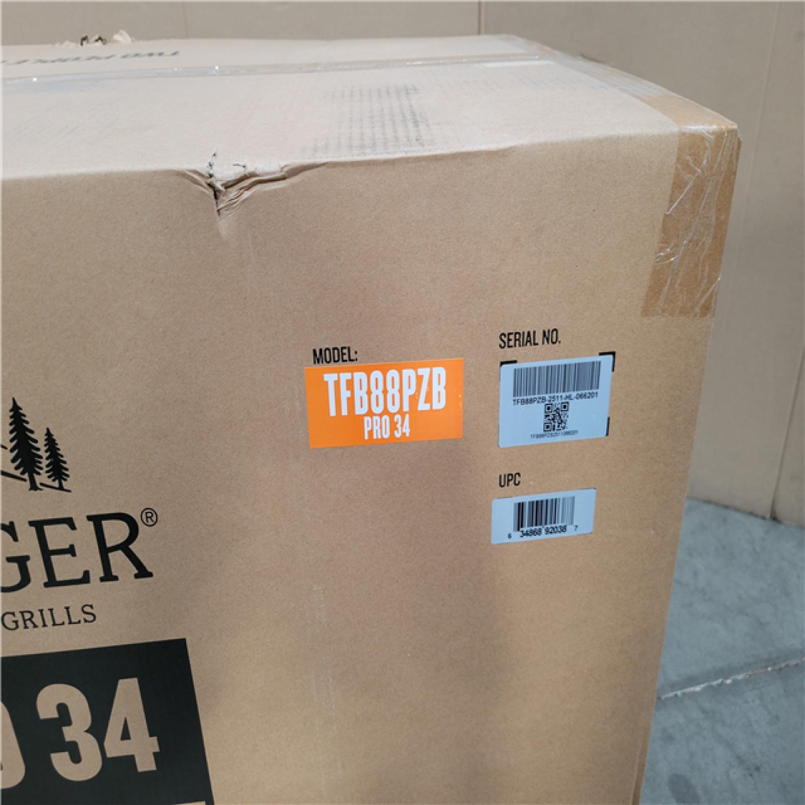 CALIFORNIA AS-IS APPEARS NEW Traeger Pro 34 Wood Pellet Grill and Smoker