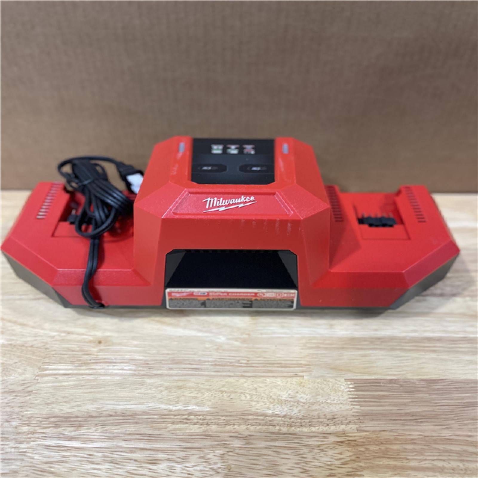 AS-IS Milwaukee Tool M18 Dual Bay Simultaneous Super Charger Starter Kit