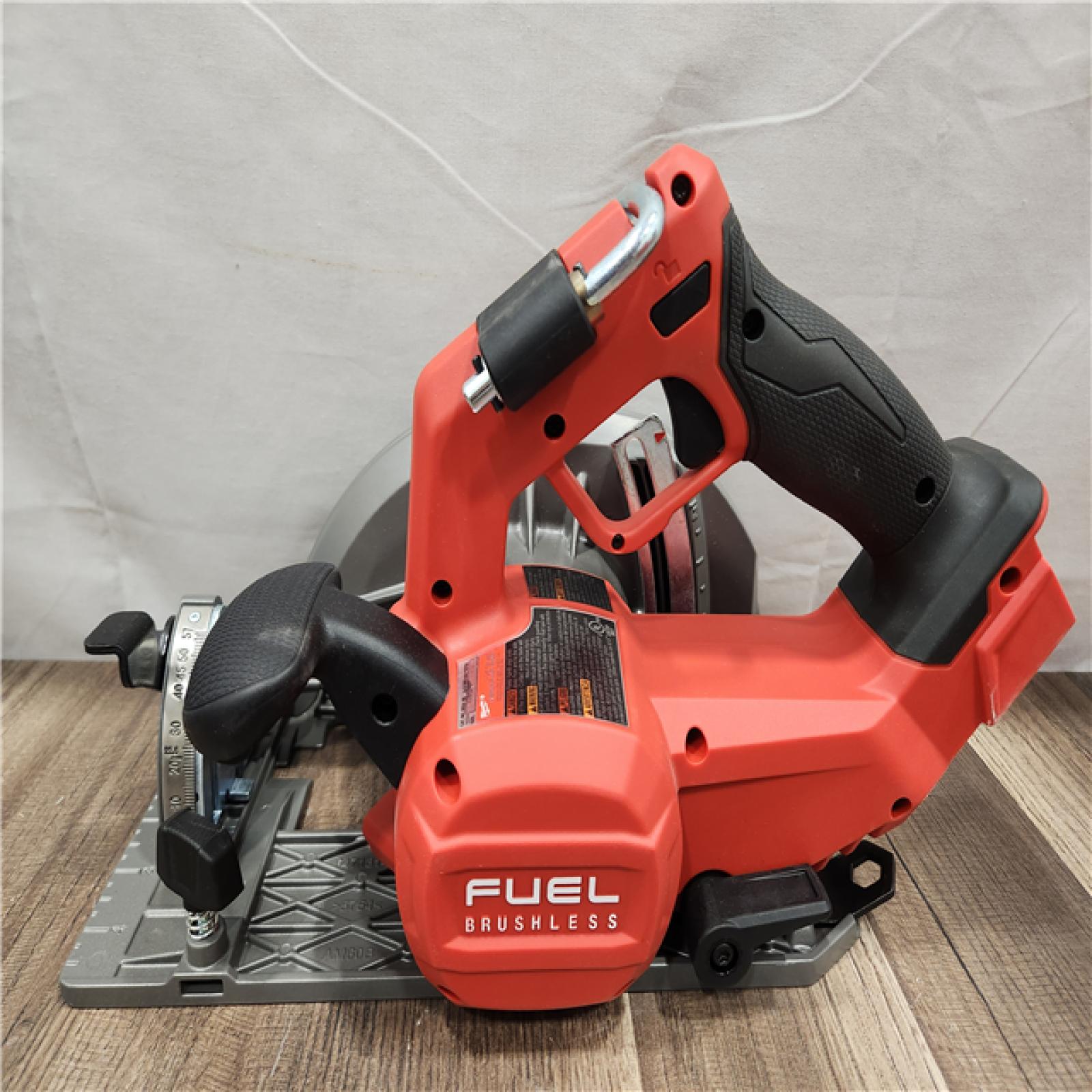 AS-IS- Milwaukee M18 FUEL 7-1/4 Inch Circular Saw (Bare Tool)