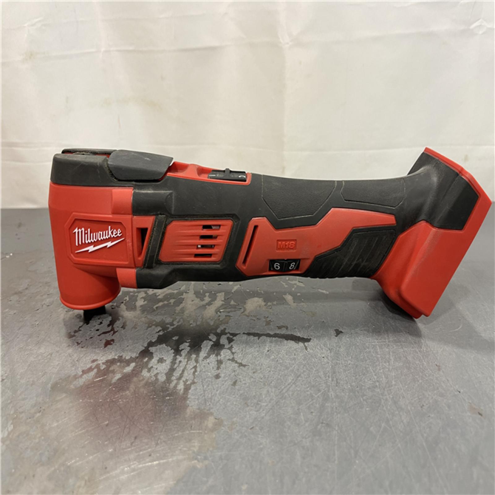 AS-IS - Milwaukee M18 18V Lithium-Ion Cordless Oscillating Multi-Tool