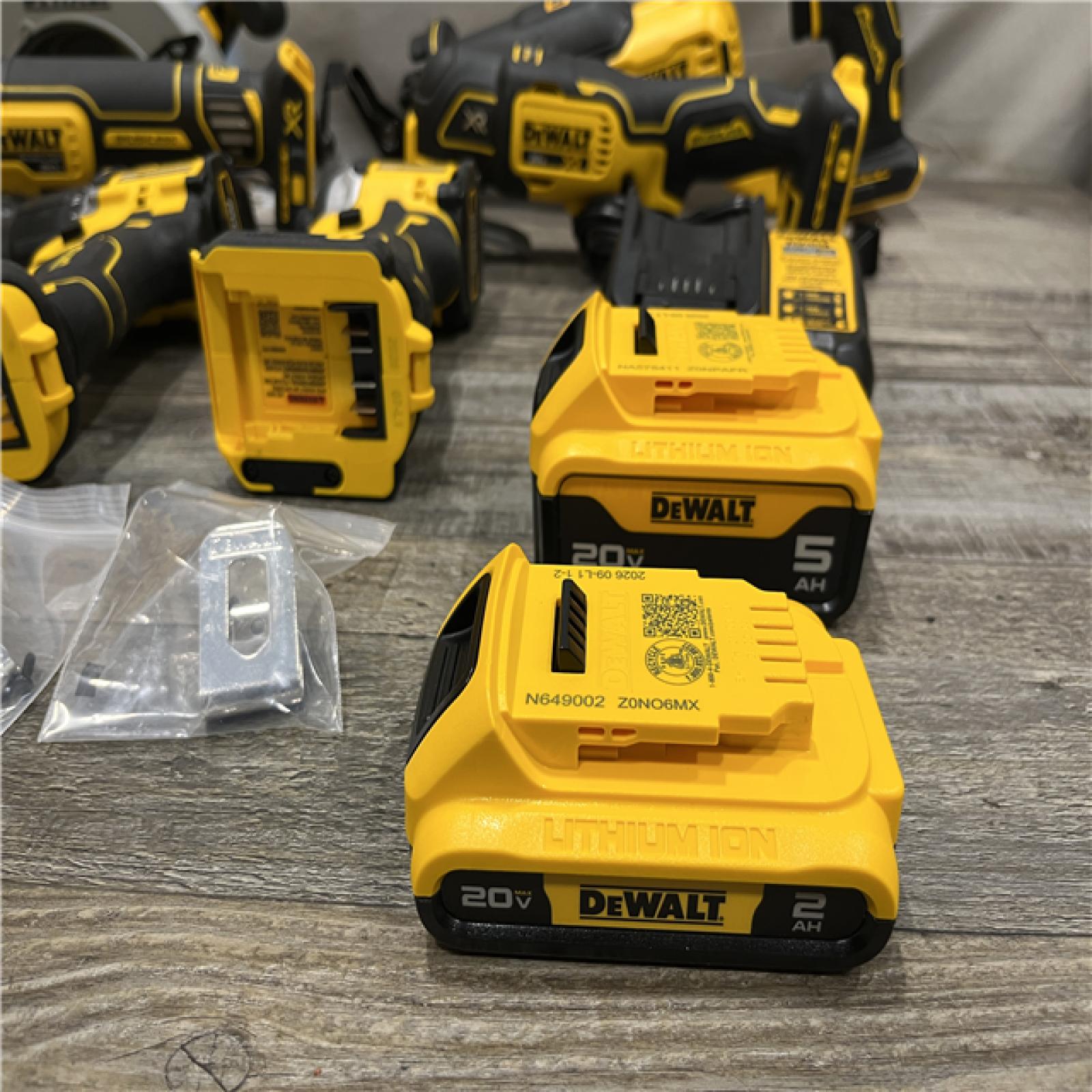 AS-IS DEWALT 20V MAX Lithium-Ion Cordless 6-Tool Combo Kit