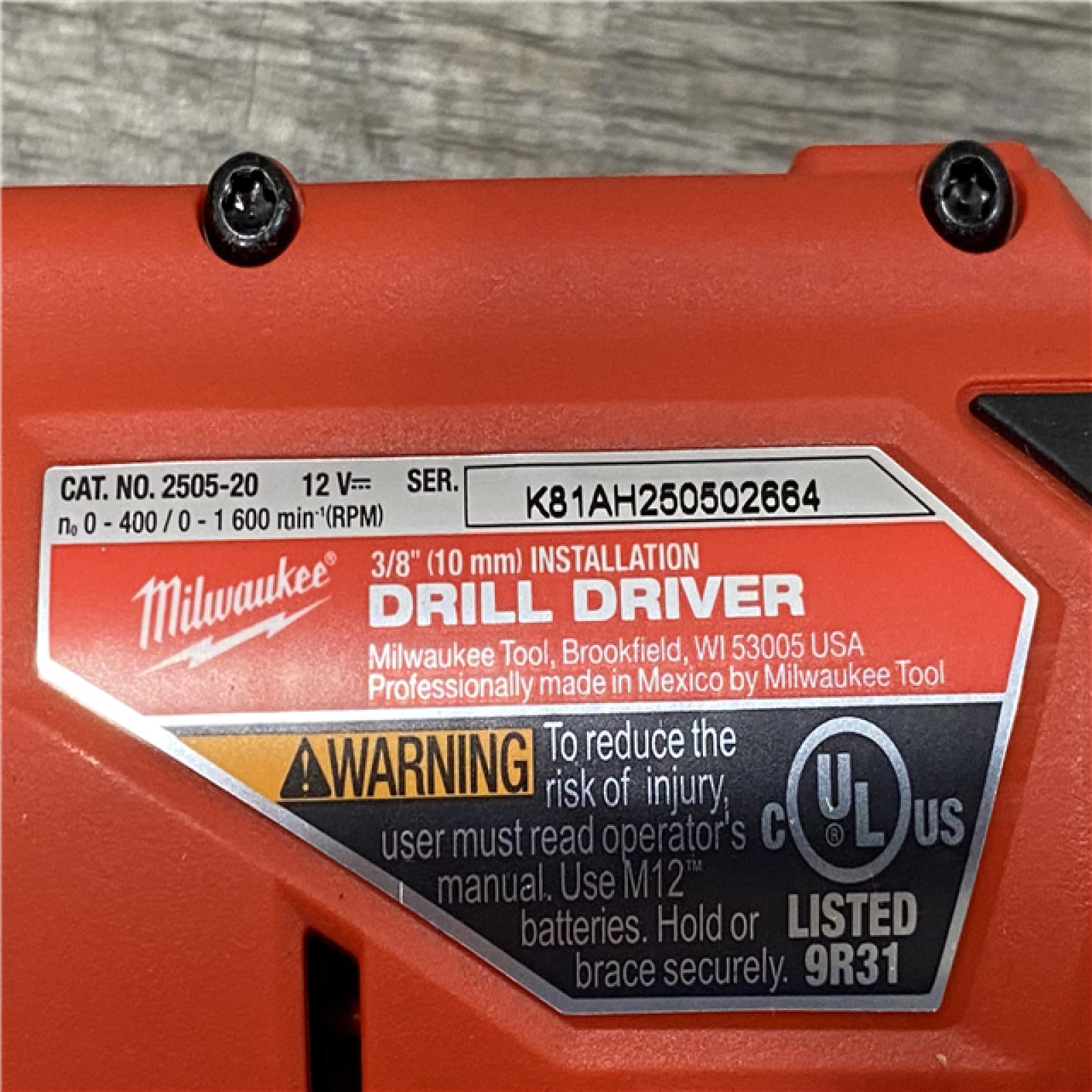 LIKE NEW - Milwaukee  FUEL 12V Lithium-Ion Brushless Cordless 4-in-1 Installation 3/8 in. Drill Driver Kit