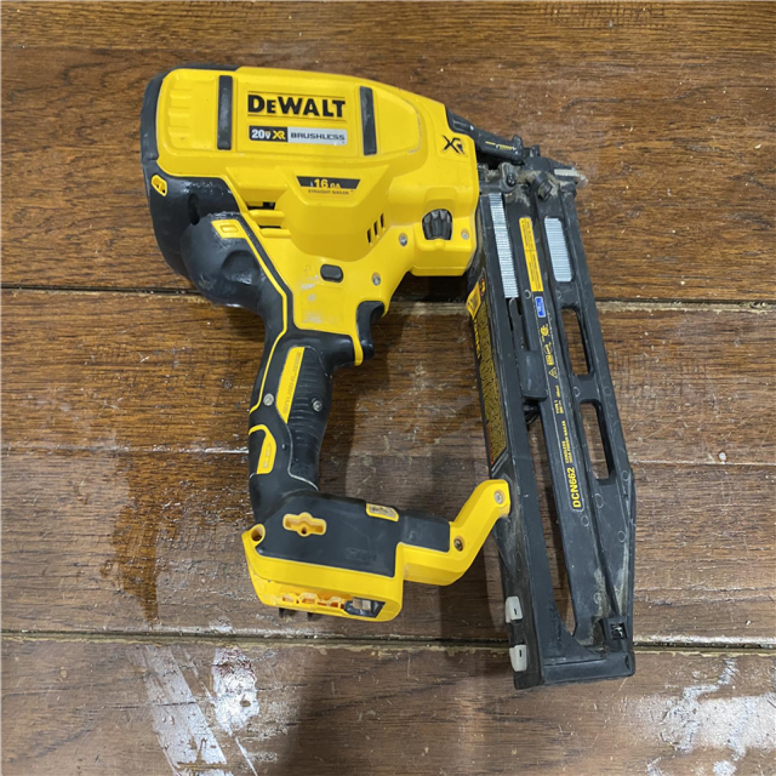 AS-IS DEWALT 20V MAX XR 16-Gauge Lithium-Ion Cordless Finish Nailer (Tool Only)