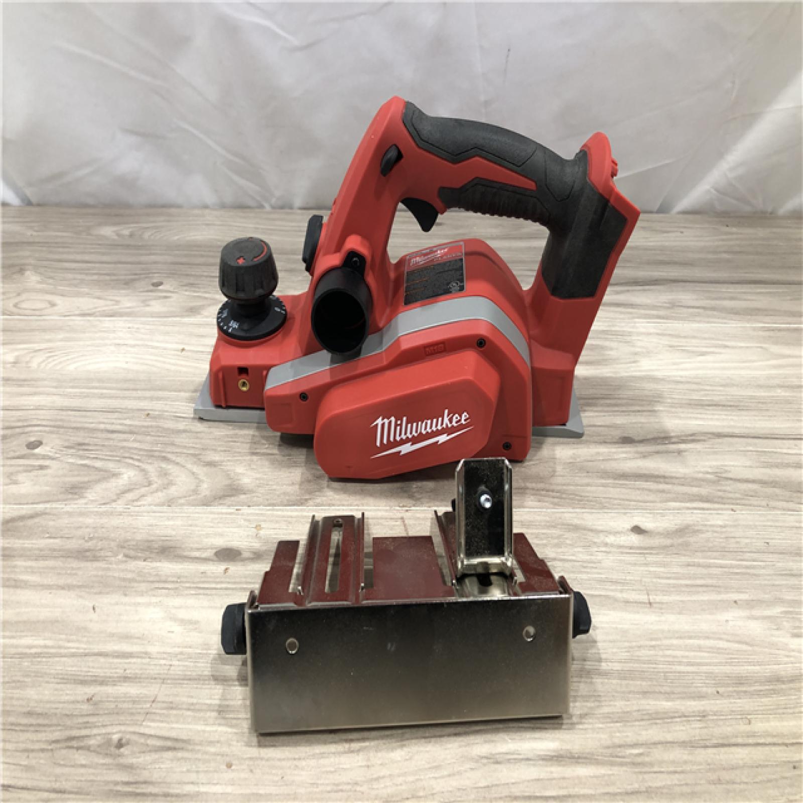 AS-IS Milwaukee M18 18-Volt Lithium-Ion Cordless 3-1/4 in. Planer (Tool-Only)