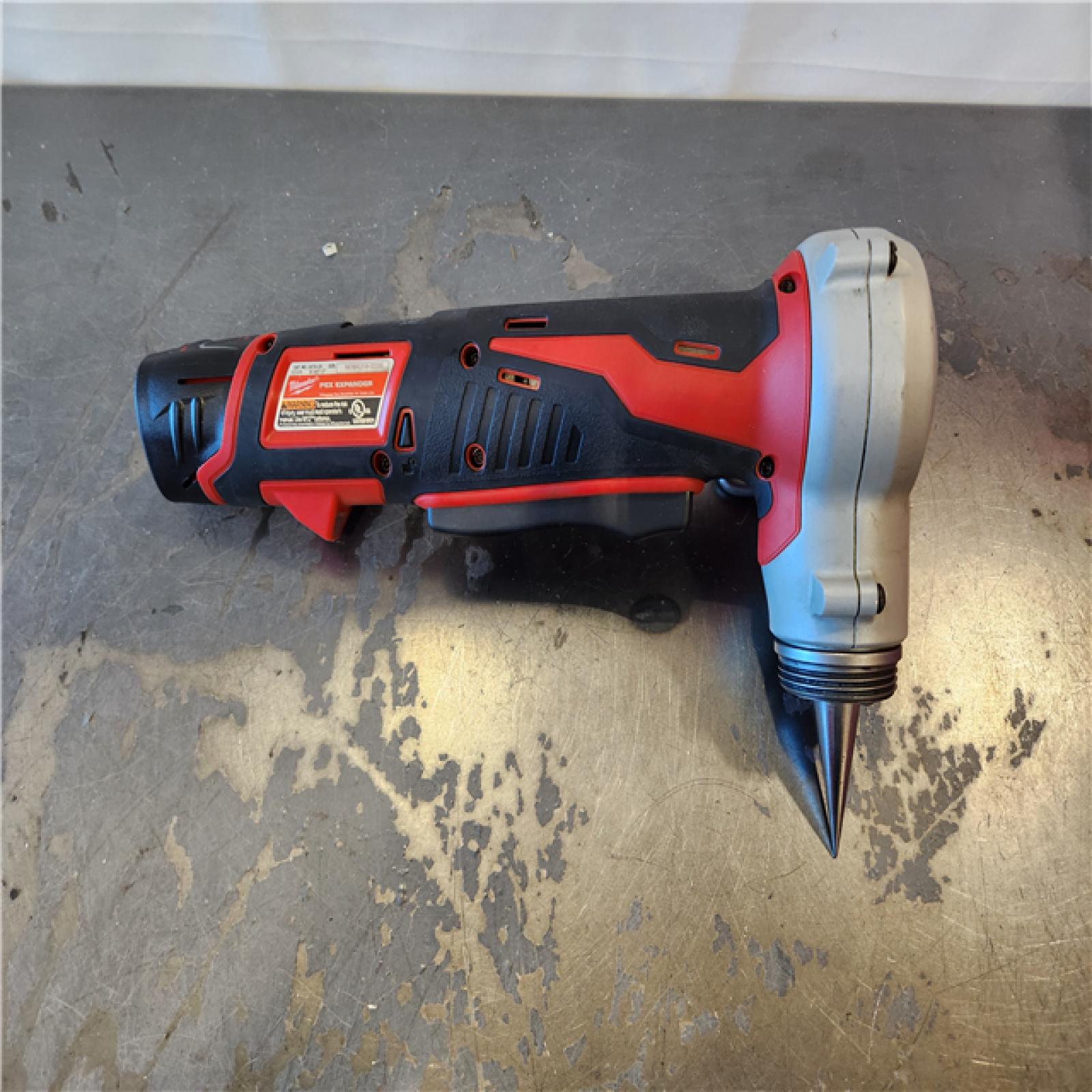 AS-IS- Milwaukee 12V Lithium-Ion Cordless PEX Expansion Tool Kit