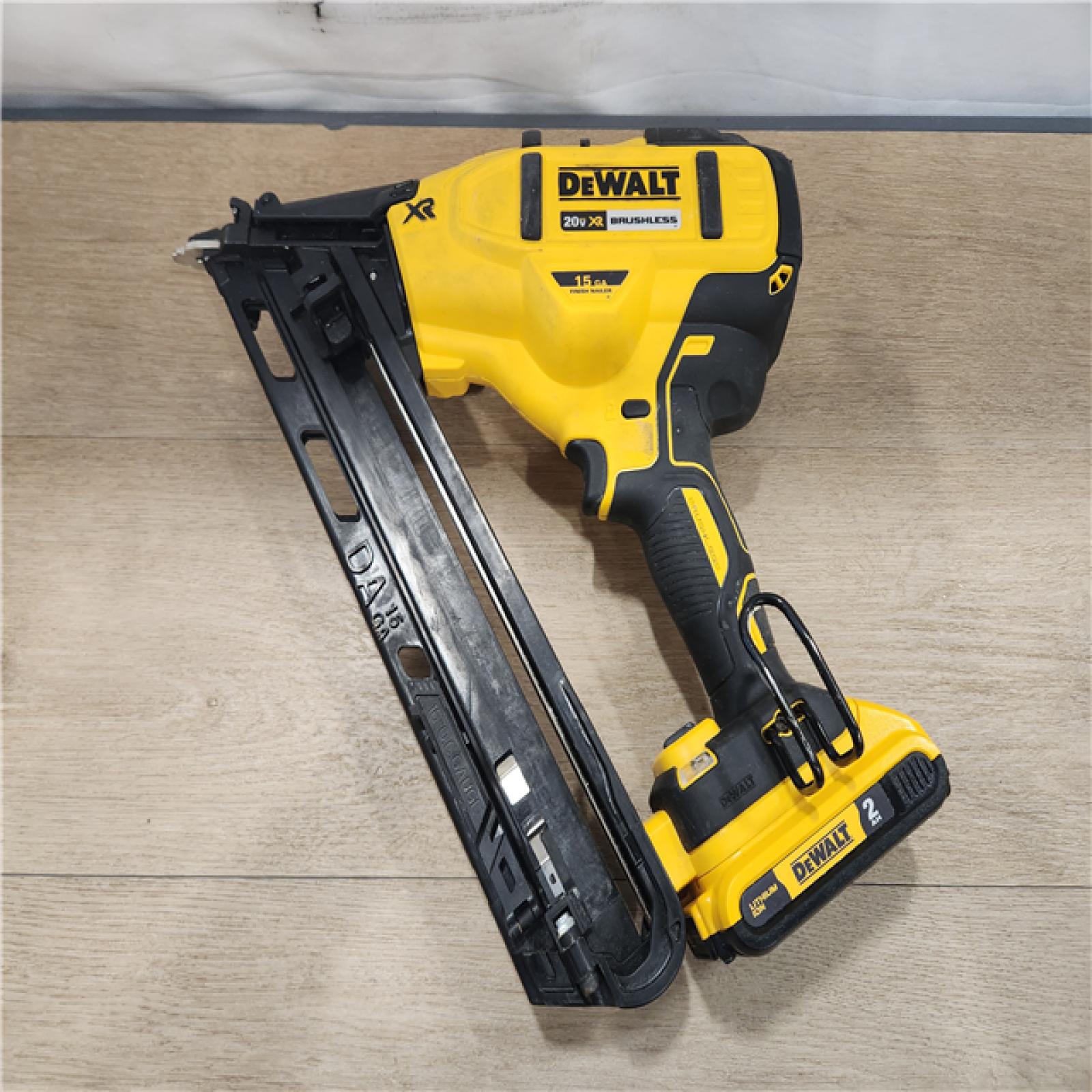 AS-IS- DEWALT 20V MAX XR 15 Ga. Cordless 34 Deg Nailer 20 V