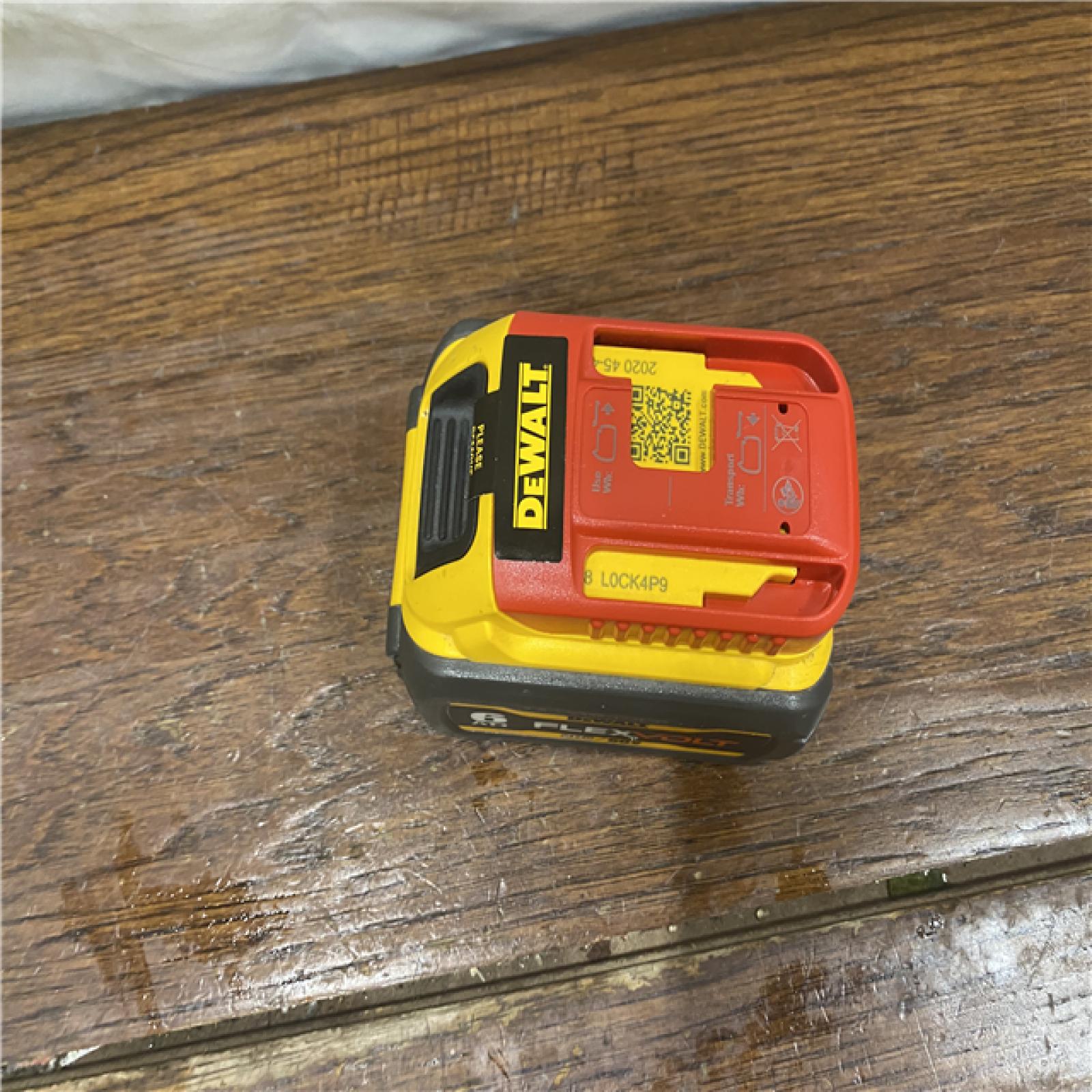 AS-IS DEWALT FLEXVOLT 20V/60V MAX Lithium-Ion 6.0Ah Battery Pack with 6 Amp Output Charger