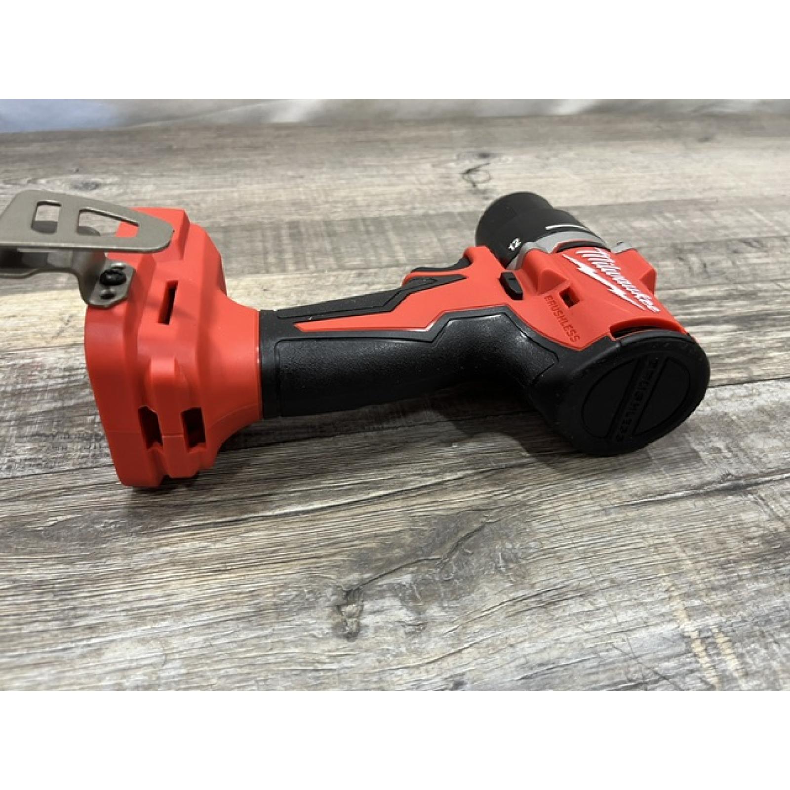 AS-IS Milwaukee 18V Lithium-Ion Brushless Cordless 1/2 in. Compact Drill/Driver Kit