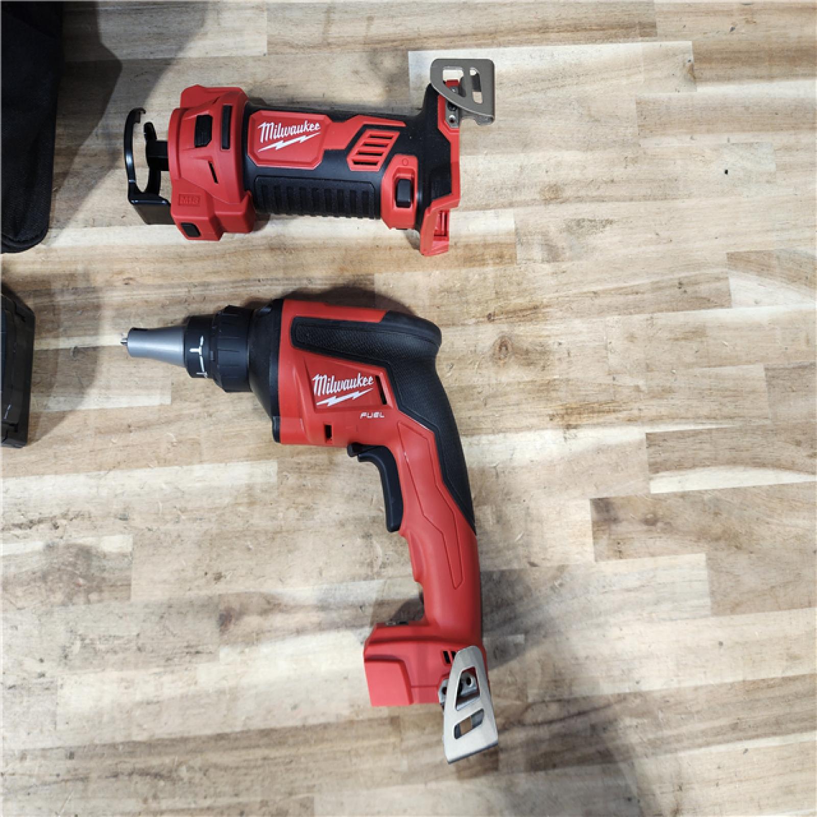 HOUSTON LOCATION - AS-IS Milwaukee 2 Tool Combo Kit W/ (2) Battery & Charger